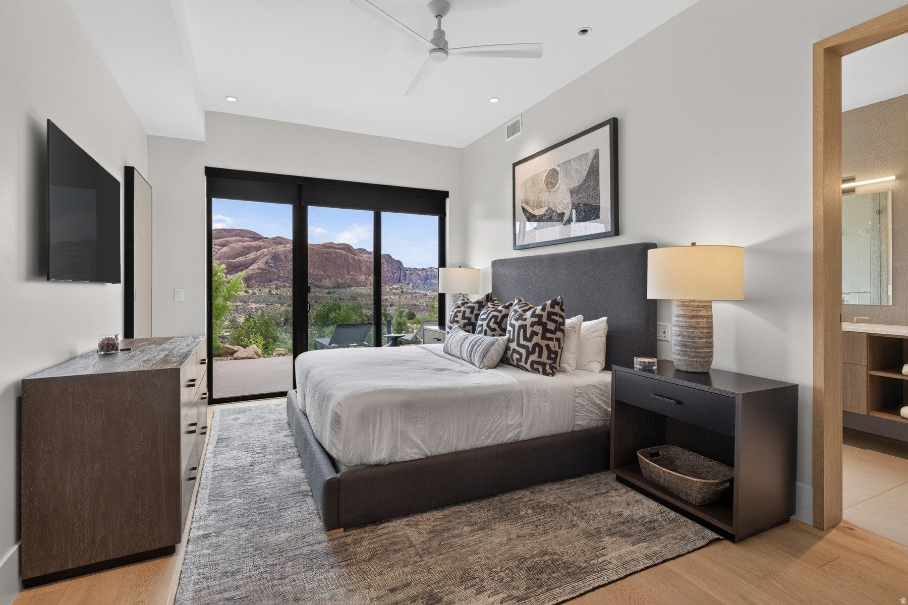 LIONSBACK - Residential