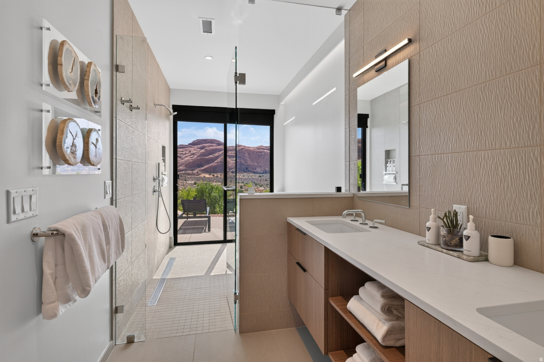 LIONSBACK - Residential