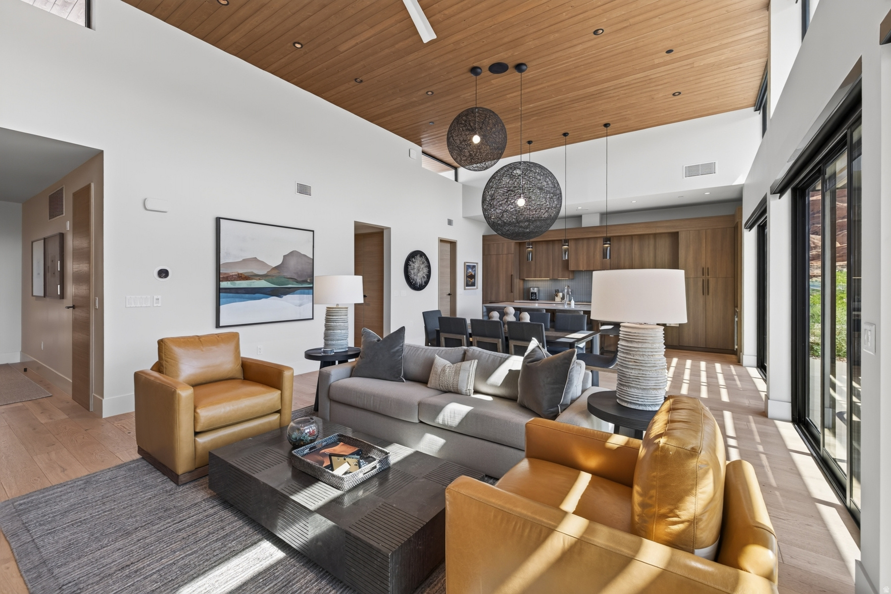 LIONSBACK - Residential