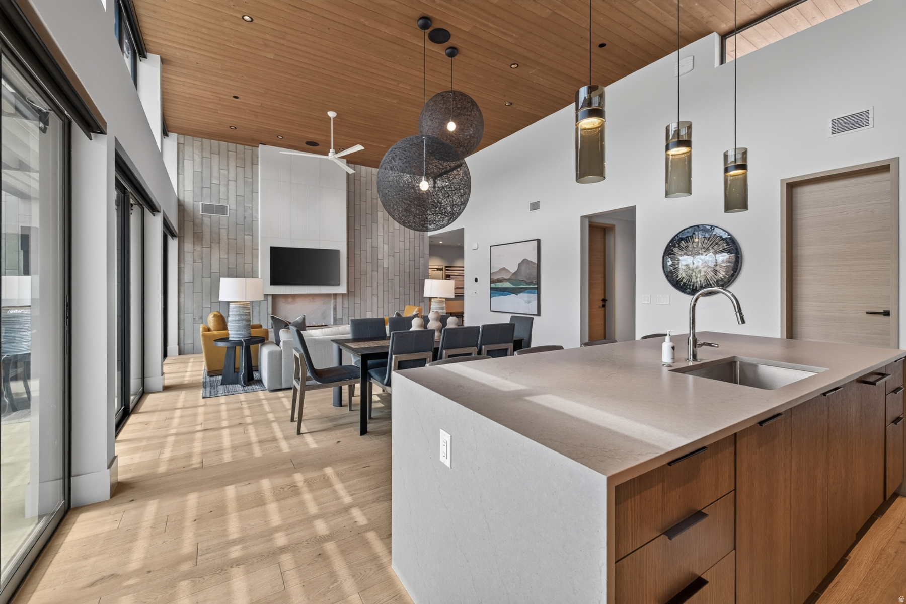 LIONSBACK - Residential