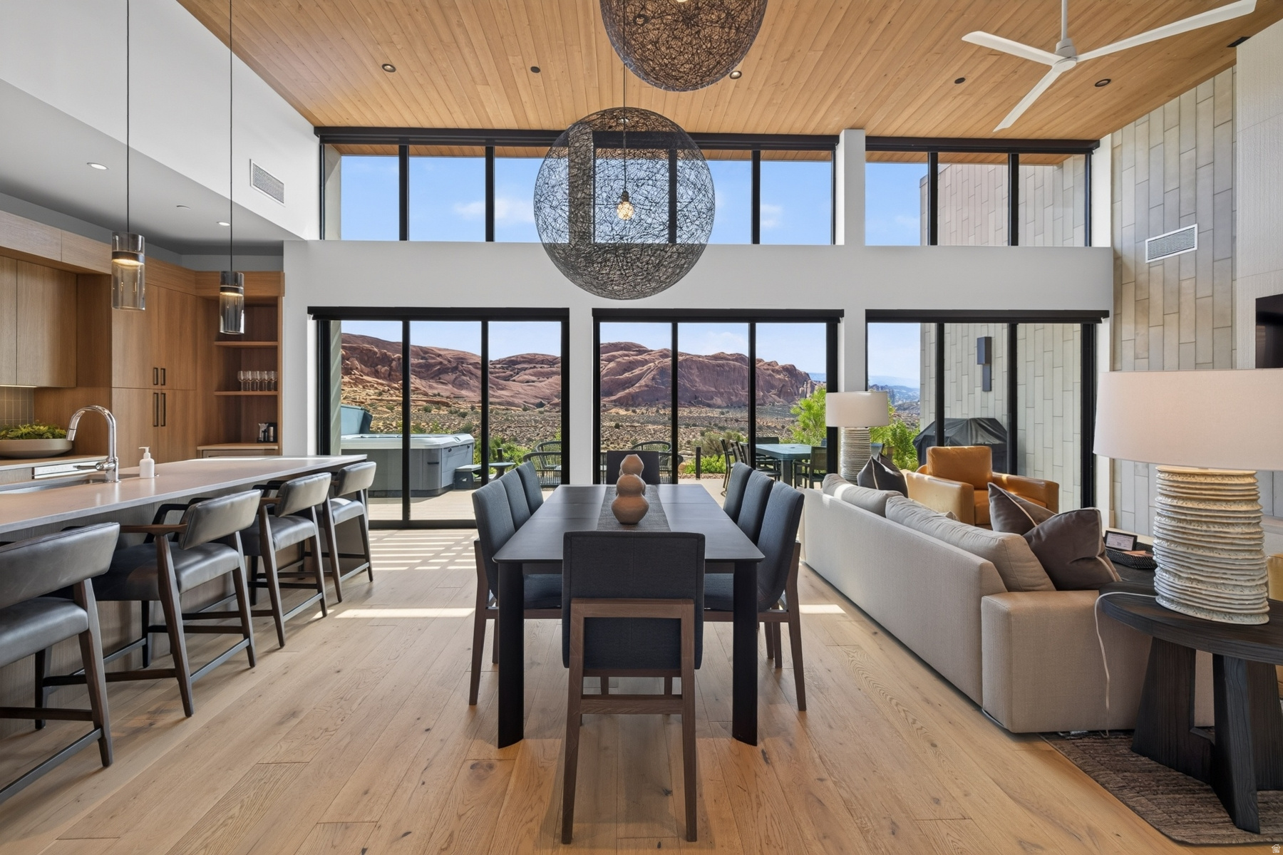 LIONSBACK - Residential