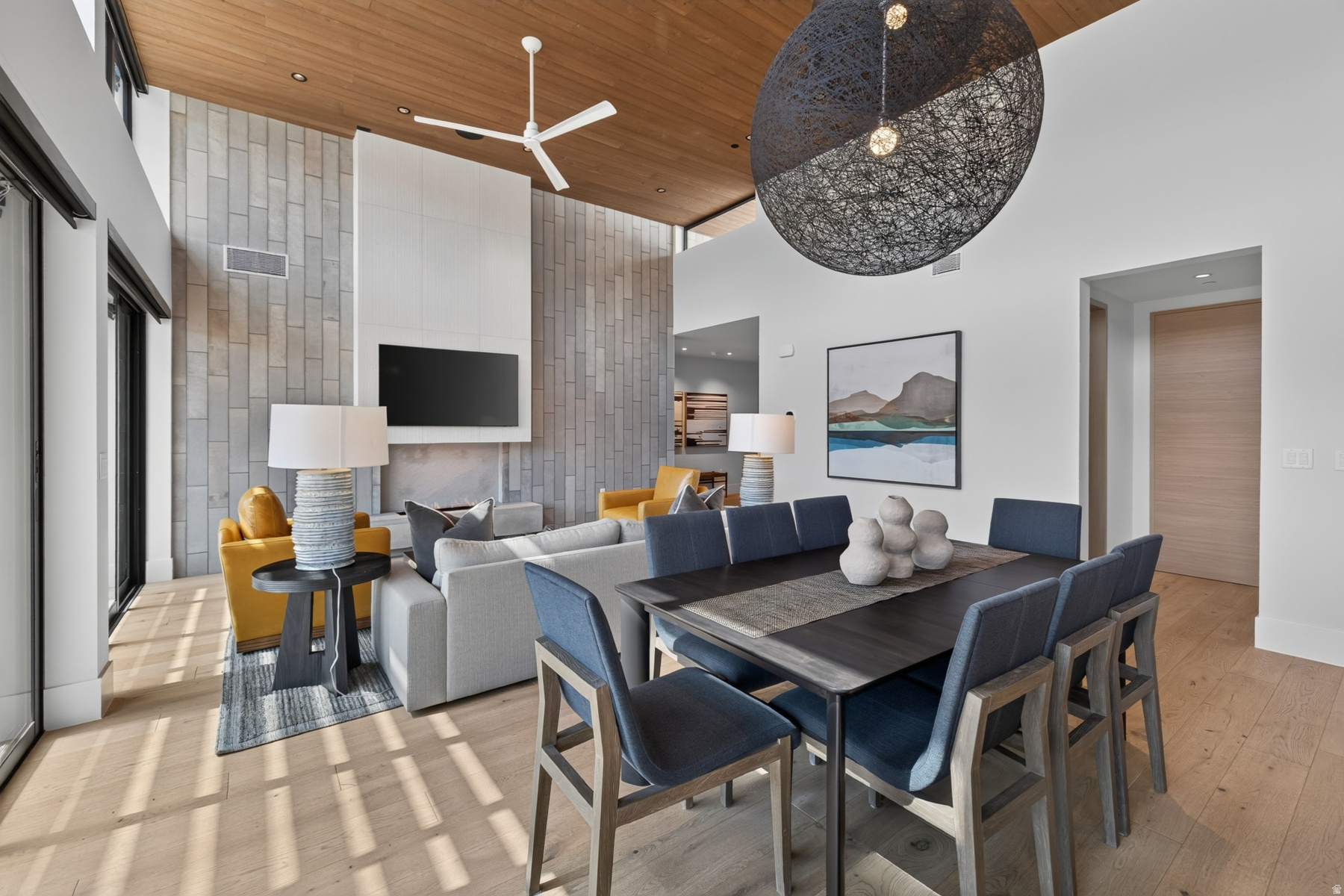 LIONSBACK - Residential