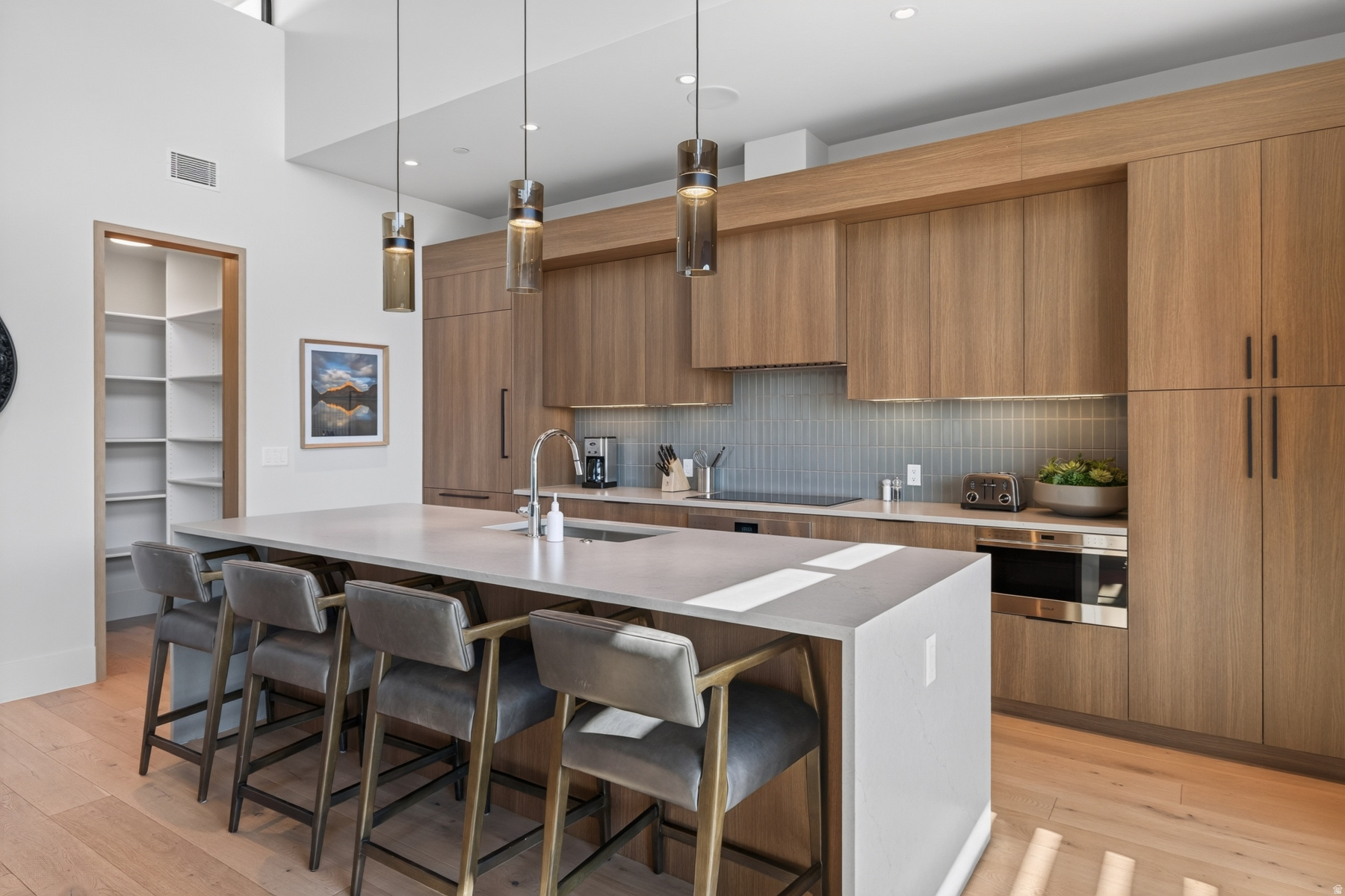 LIONSBACK - Residential