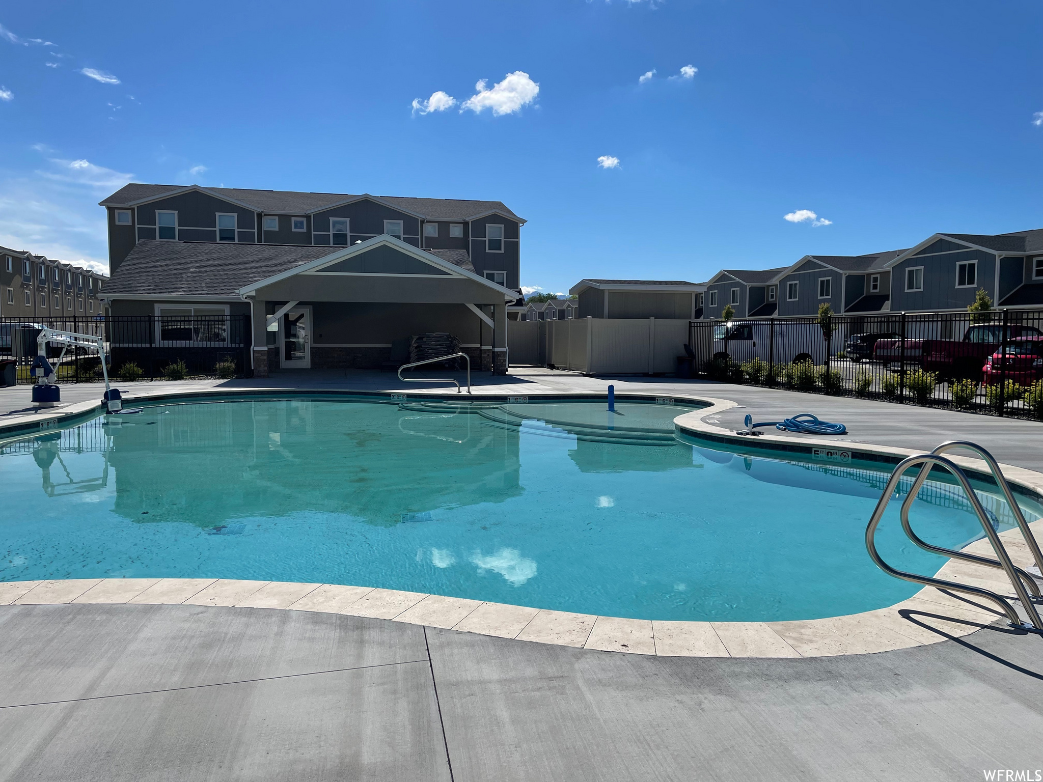 COLONY FARMS - Residential
