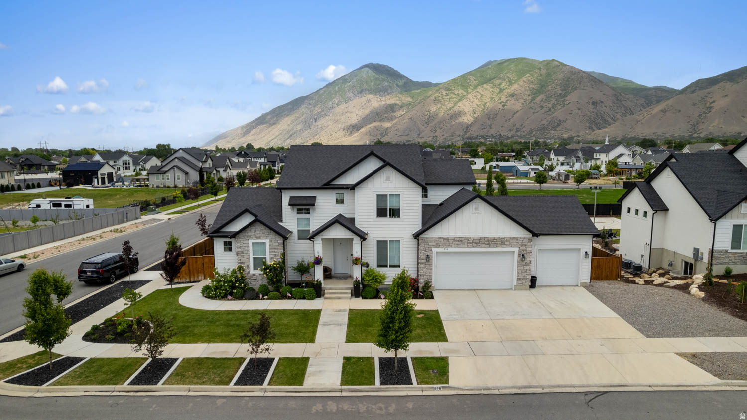WHITING FARMS - Residential