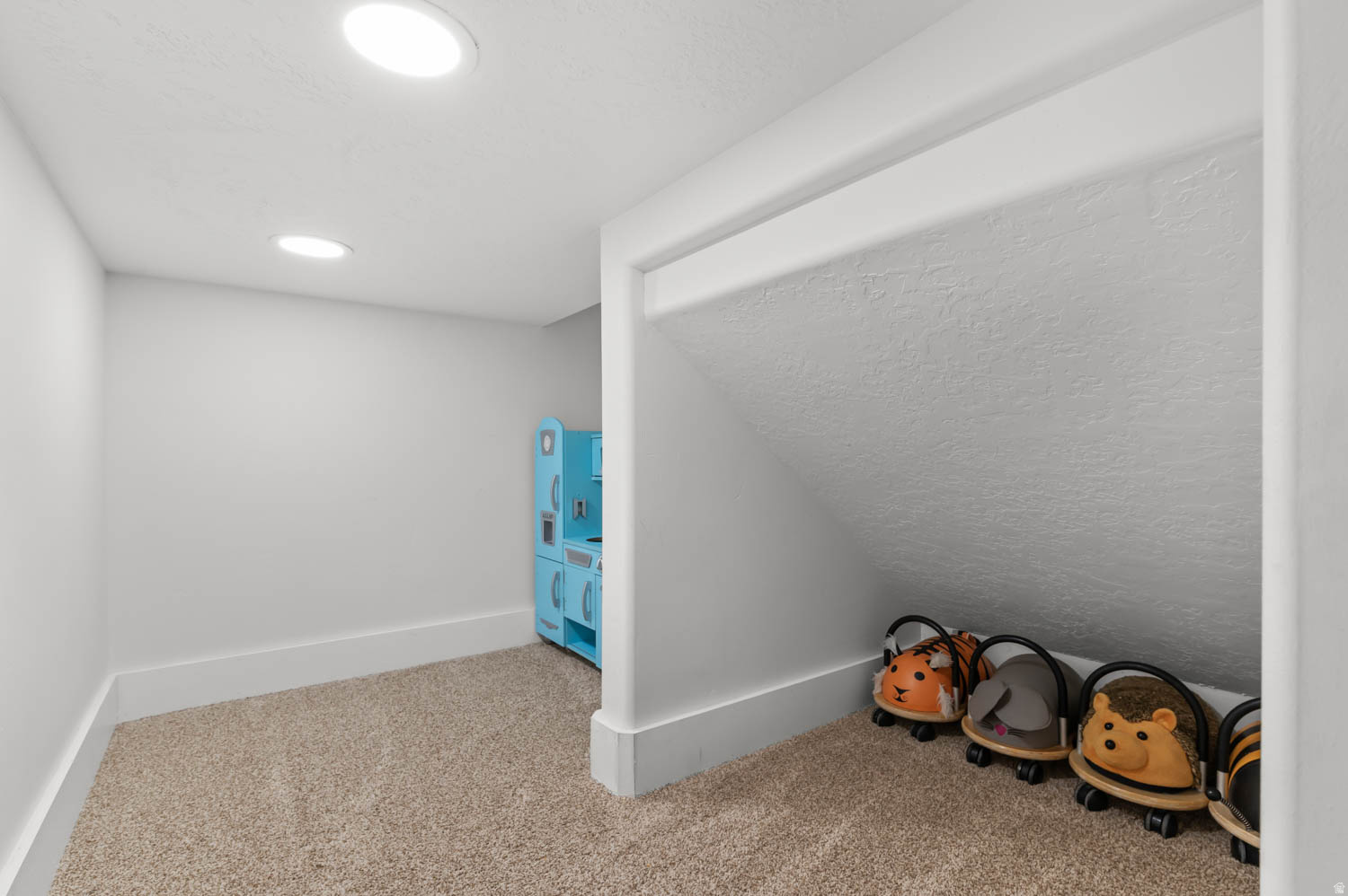 WHITING FARMS - Residential