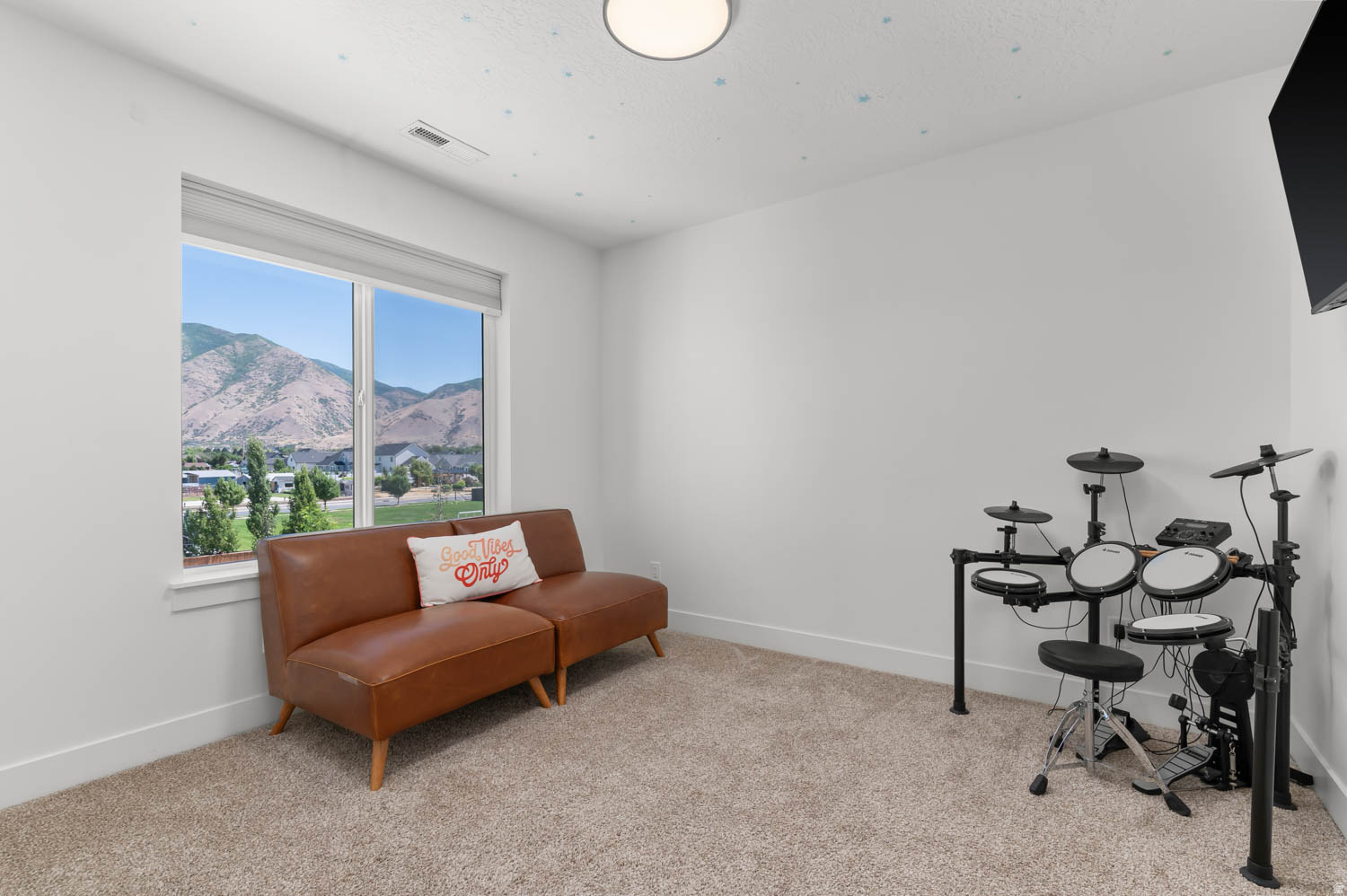 WHITING FARMS - Residential