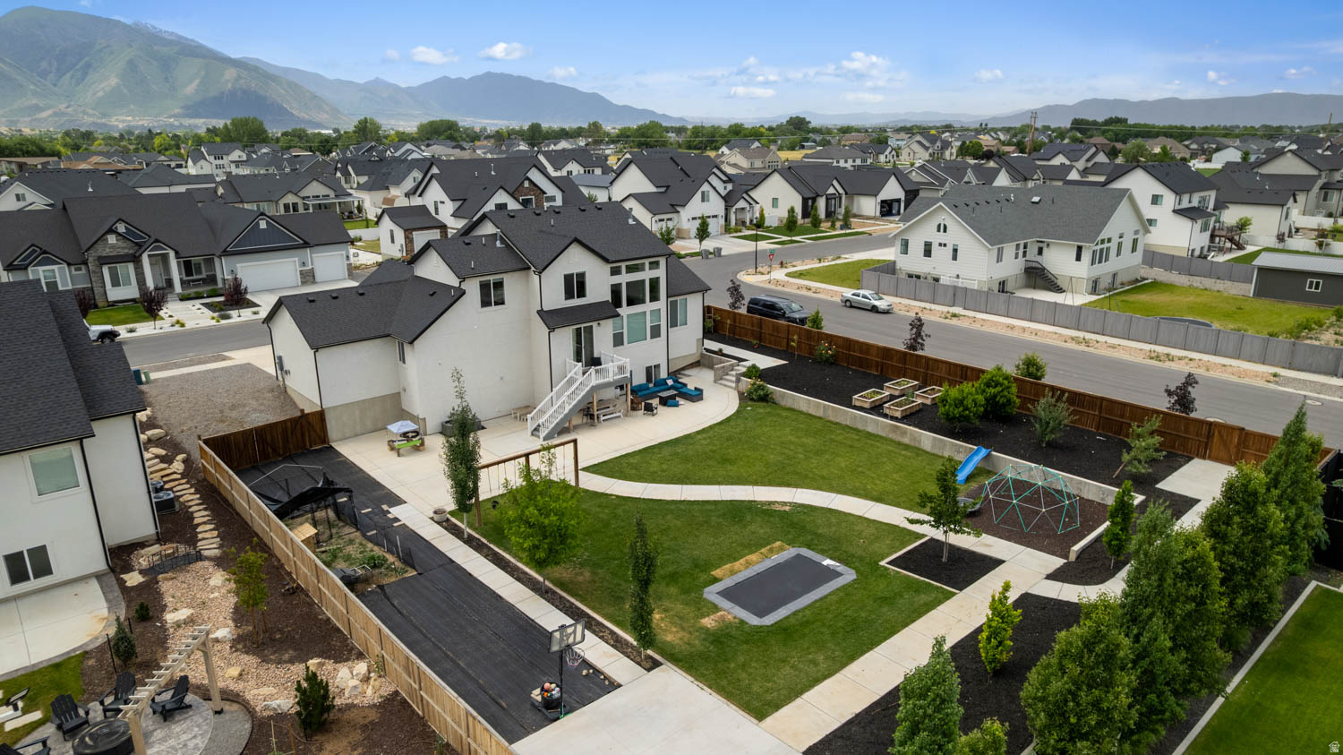 WHITING FARMS - Residential