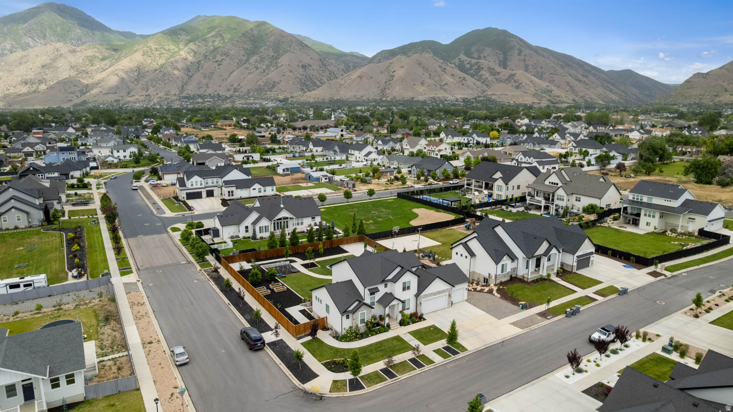 WHITING FARMS - Residential