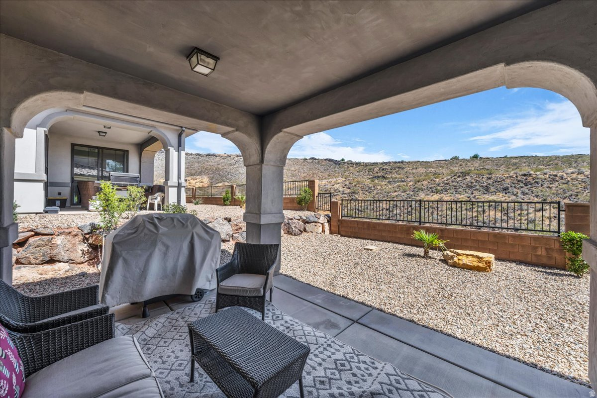 ESCONDIDO AT SIENNA - Residential