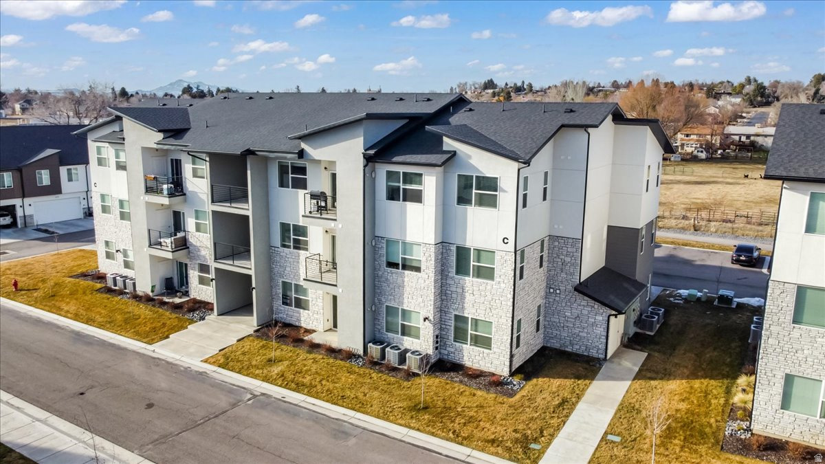Welcome to the Vineyards! ***INVESTMENT POTENTIAL***.   This 2 bed/2bath, 3rd floor condo, features vaulted ceilings, white quartz counter tops and a large walk-in closet in the primary suite.   Close enough to shopping and entertainment, and far enough from town to sit quietly on your balcony in the evenings and take in the breath-taking views of the mountains. Ideally located to trails, outdoor recreation areas, and let's not forget, a community pool to lounge in during hot summer afternoons. Come take a look! Buyer to verify all information.