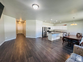THOROUGHBRED CROSSING - Residential