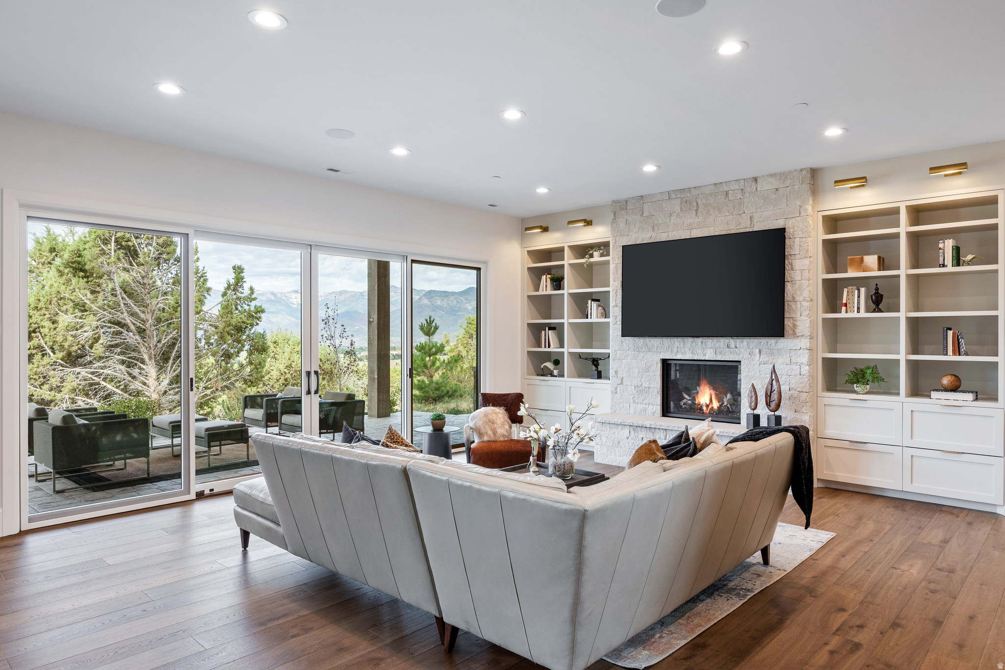 RED LEDGES - Residential