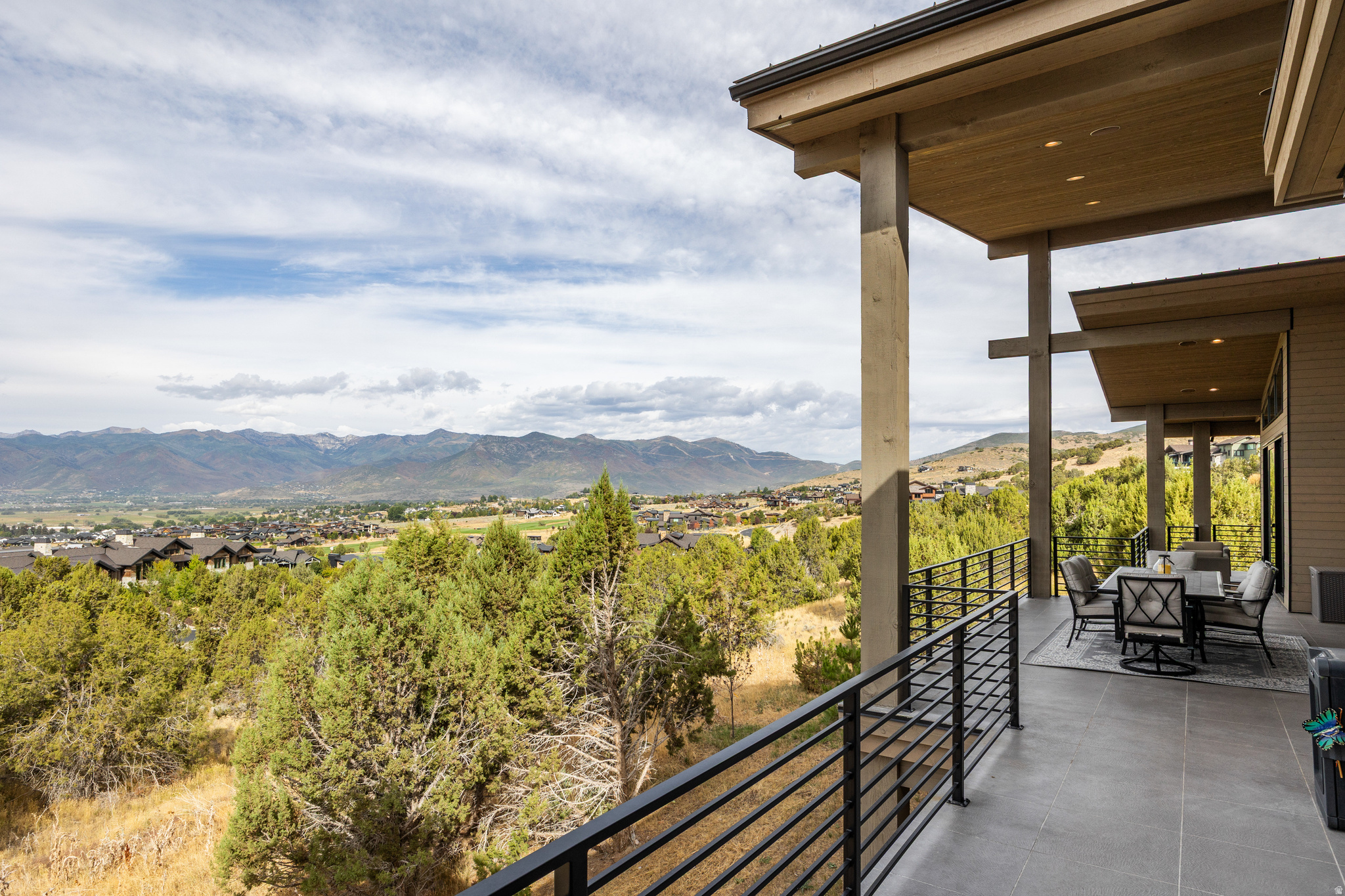 RED LEDGES - Residential