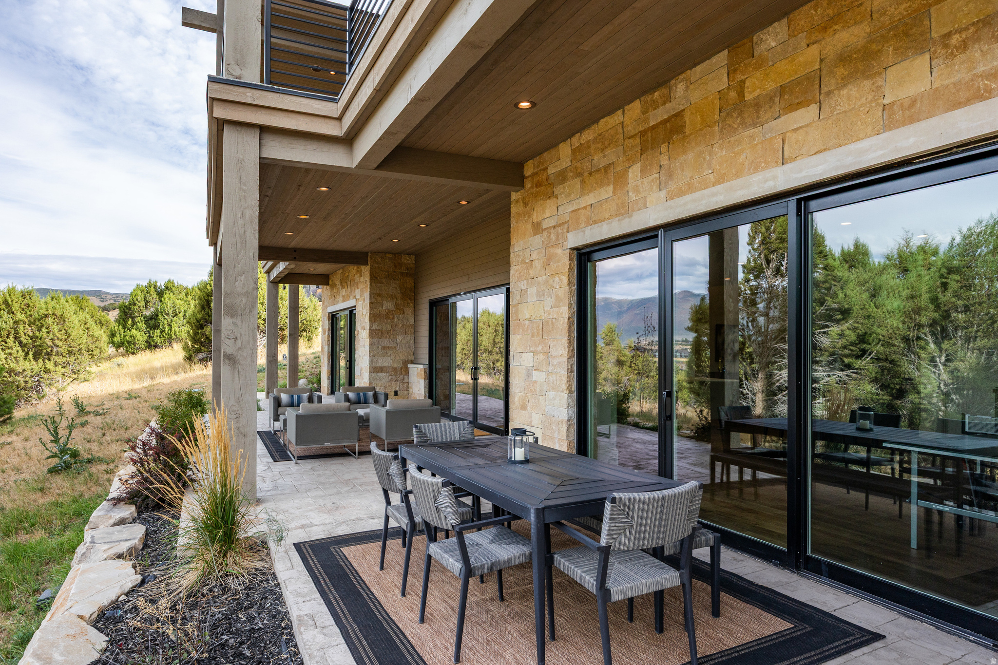 RED LEDGES - Residential
