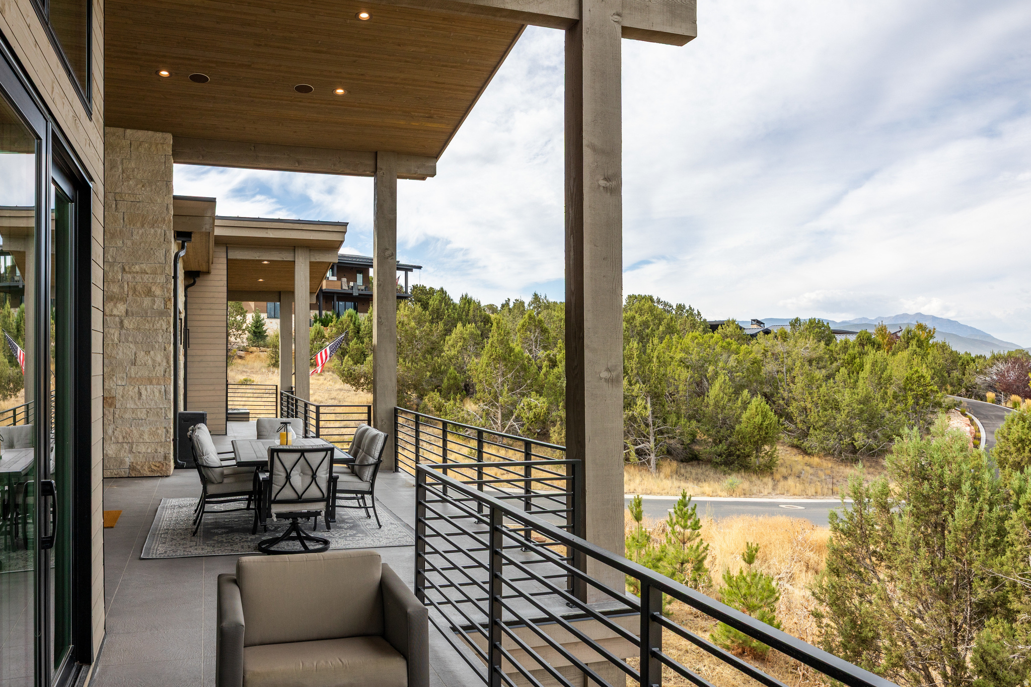 RED LEDGES - Residential