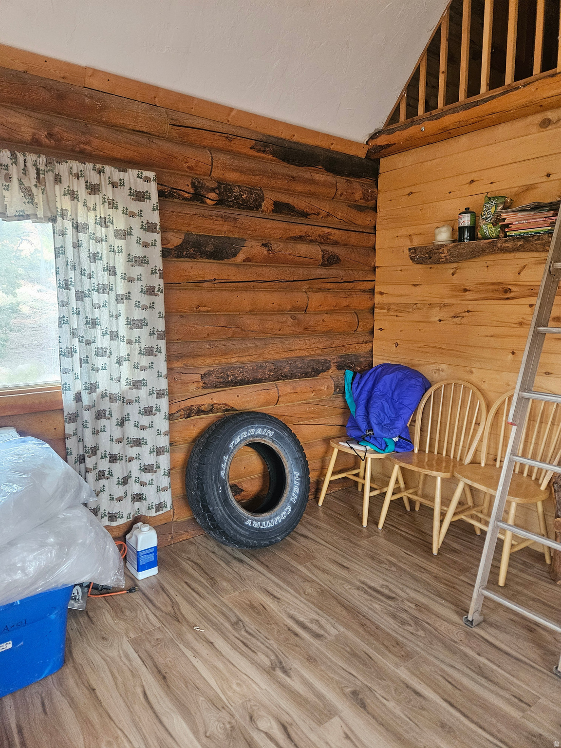 ROBBER'S ROOST - Residential