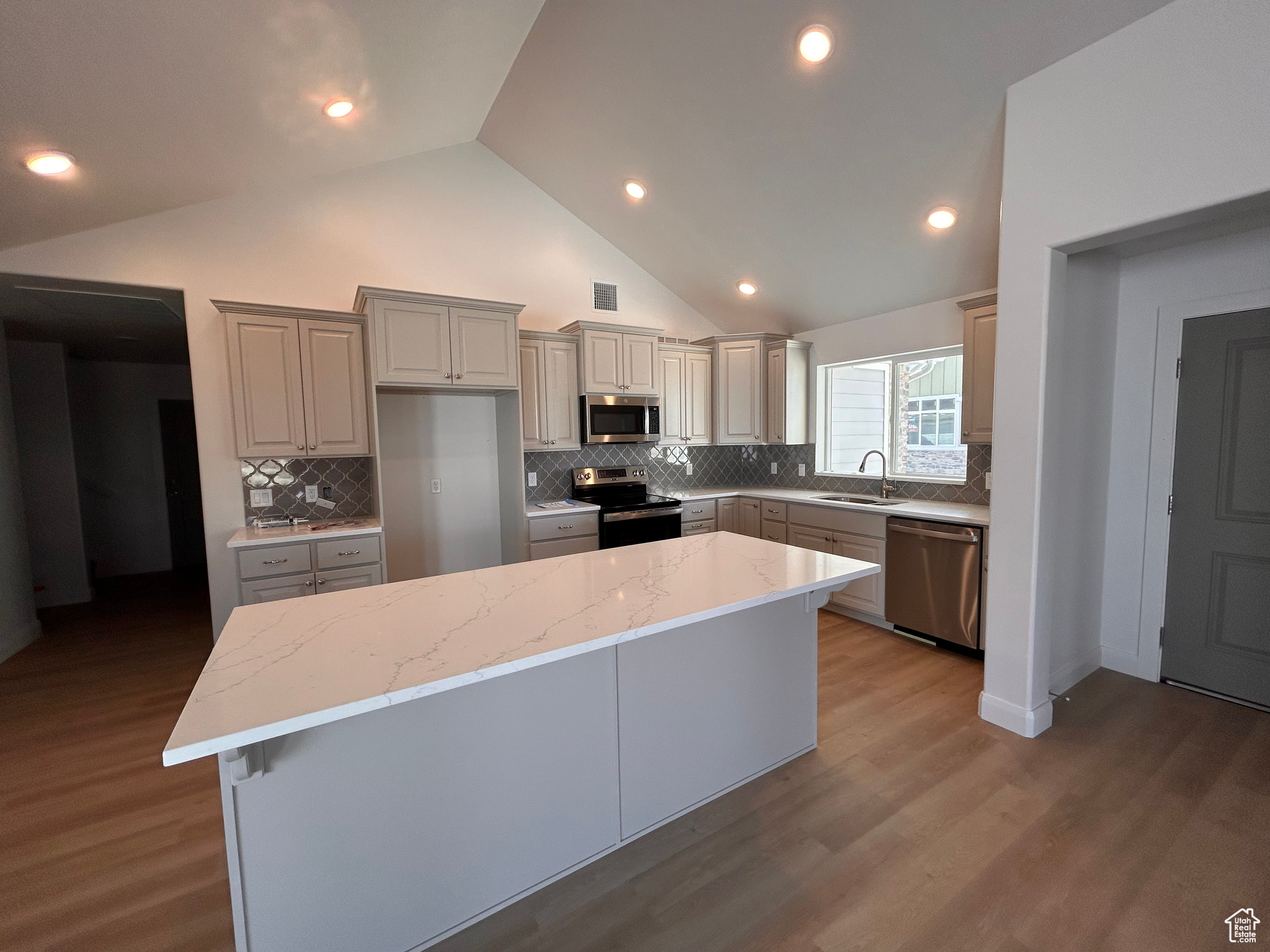 HEARTHSTONE VILLAS - Residential