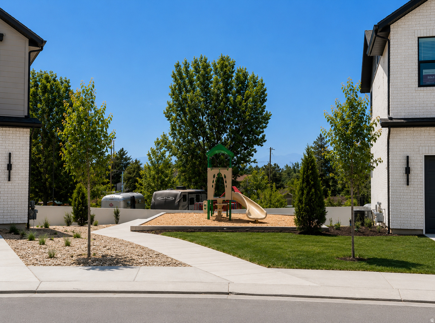 TRAILSIDE RESERVE - Residential