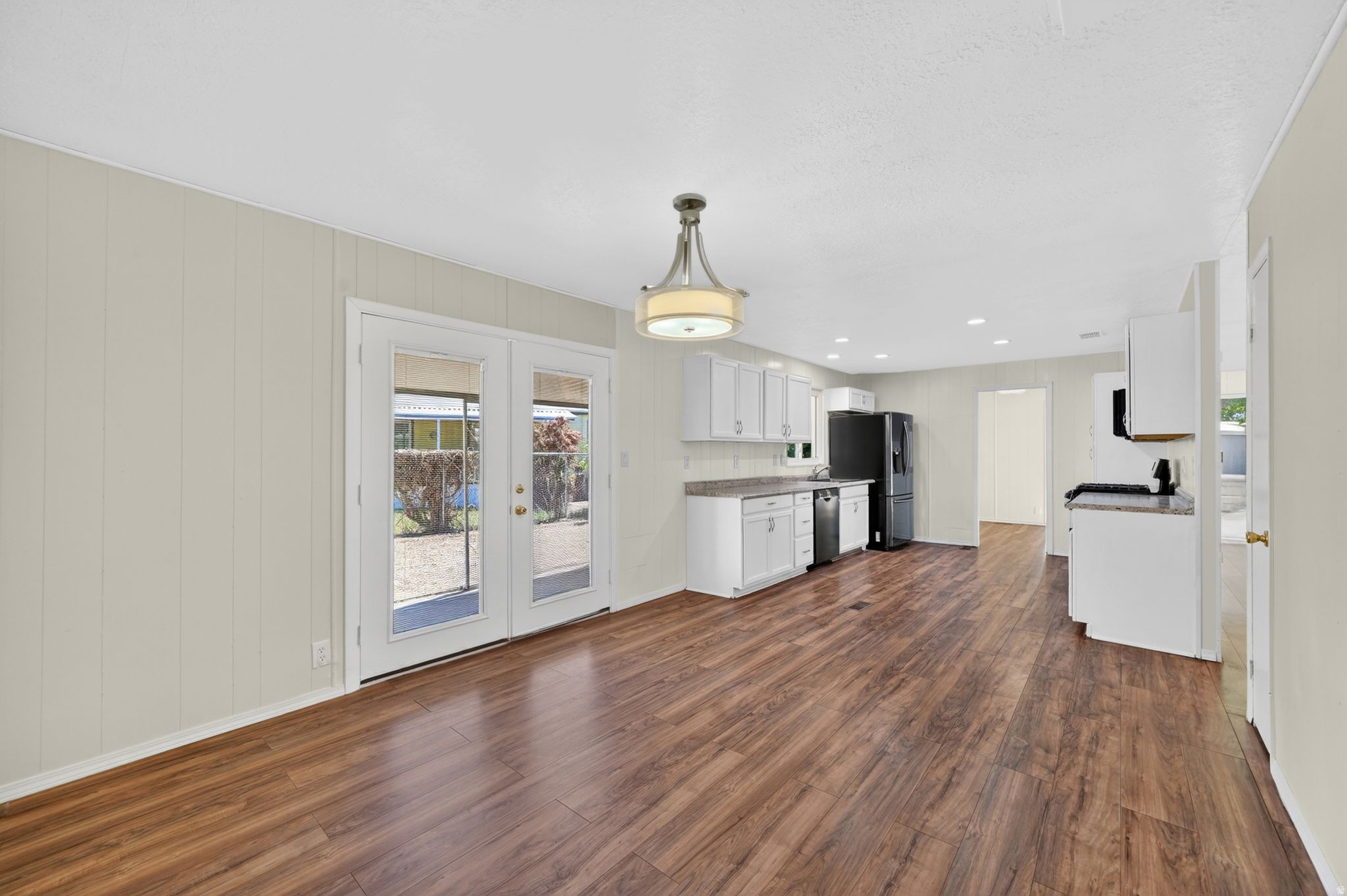 SUNDOWN MANUFACTURED HOME COMMUNITY - Residential