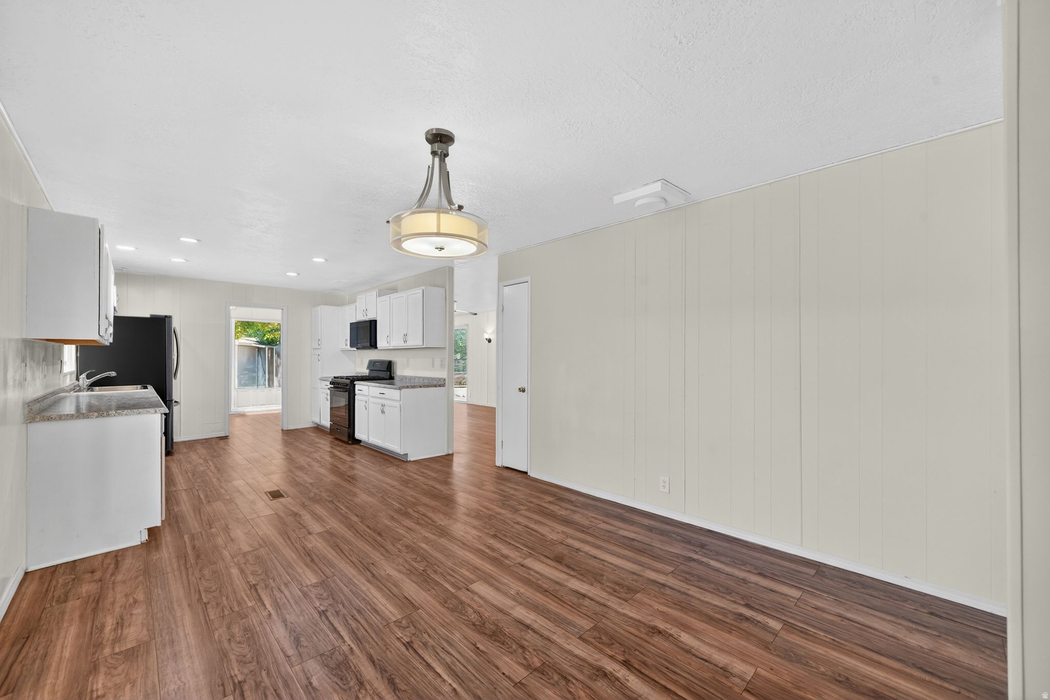 SUNDOWN MANUFACTURED HOME COMMUNITY - Residential