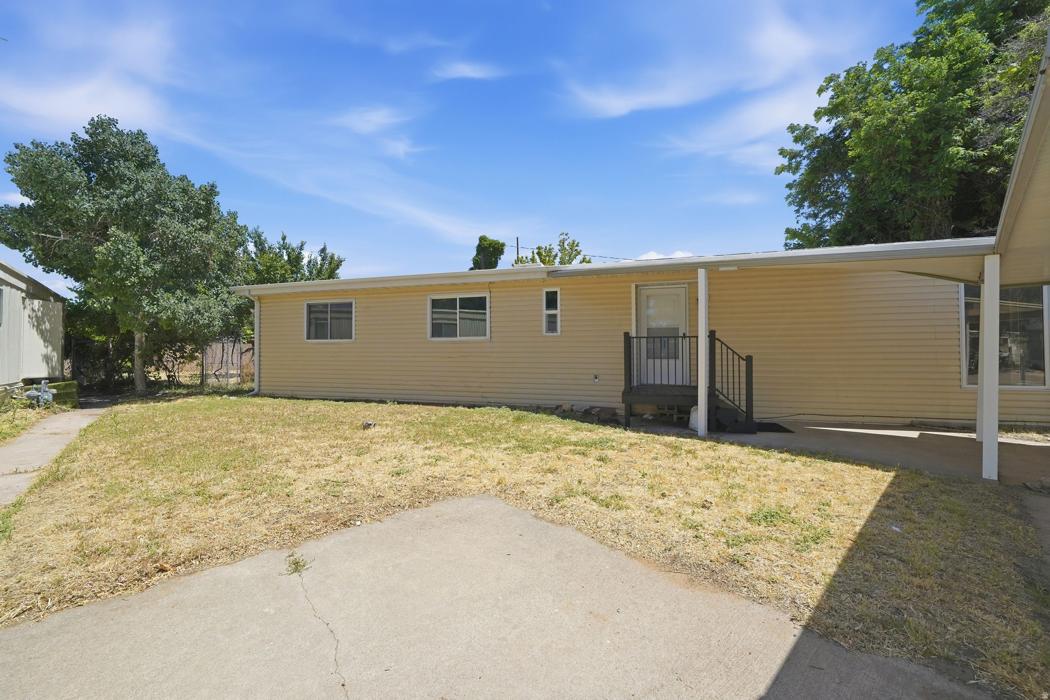 SUNDOWN MANUFACTURED HOME COMMUNITY - Residential