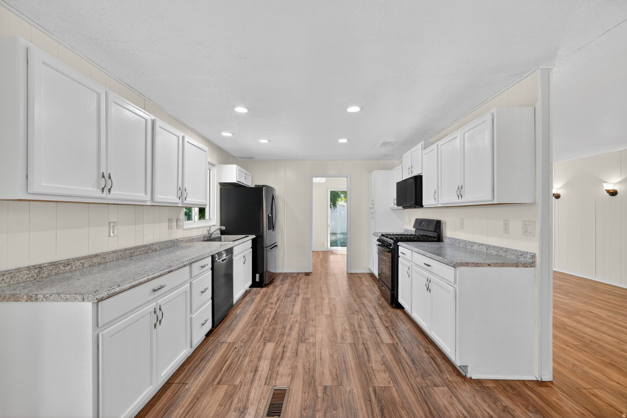 SUNDOWN MANUFACTURED HOME COMMUNITY - Residential
