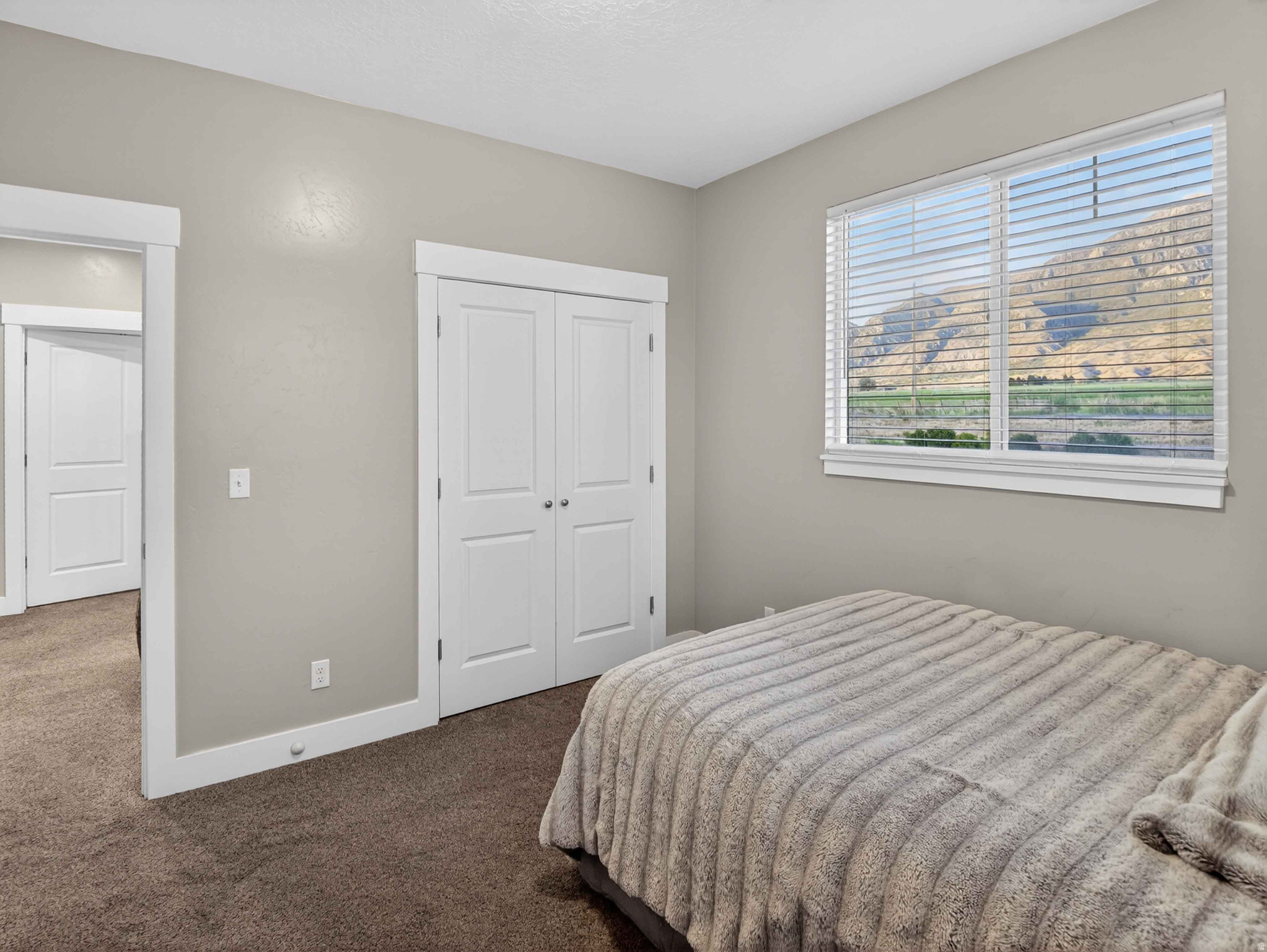 THE MOUNTAIN VIEW ES - Residential