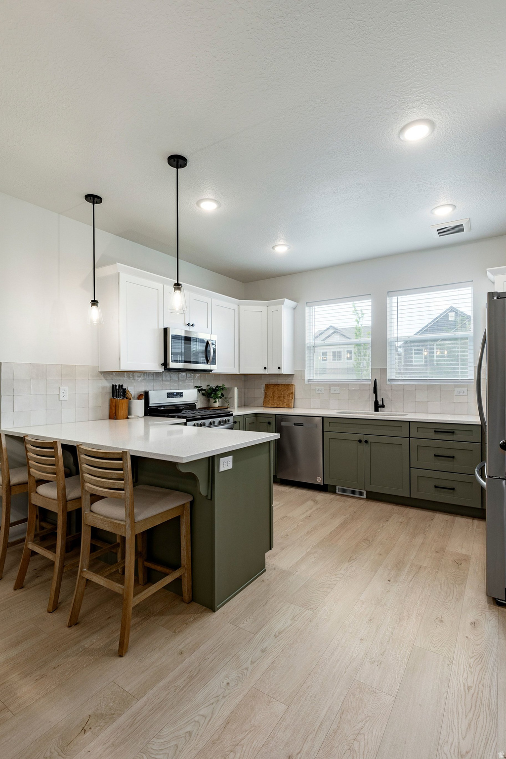 RIVER POINT - Residential