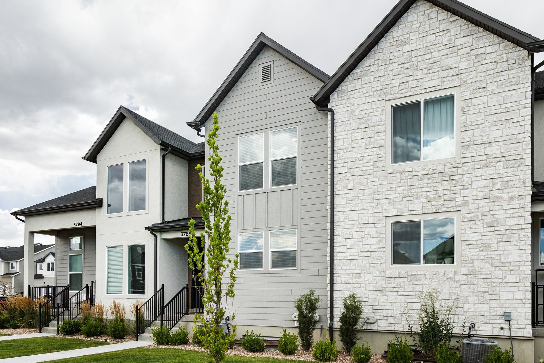 RIVER POINT - Residential
