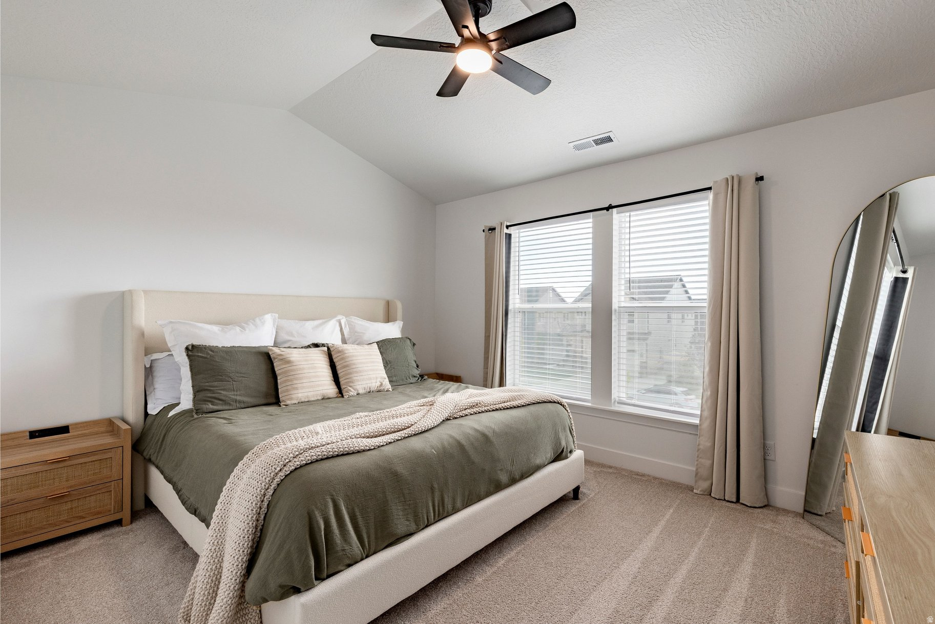 RIVER POINT - Residential