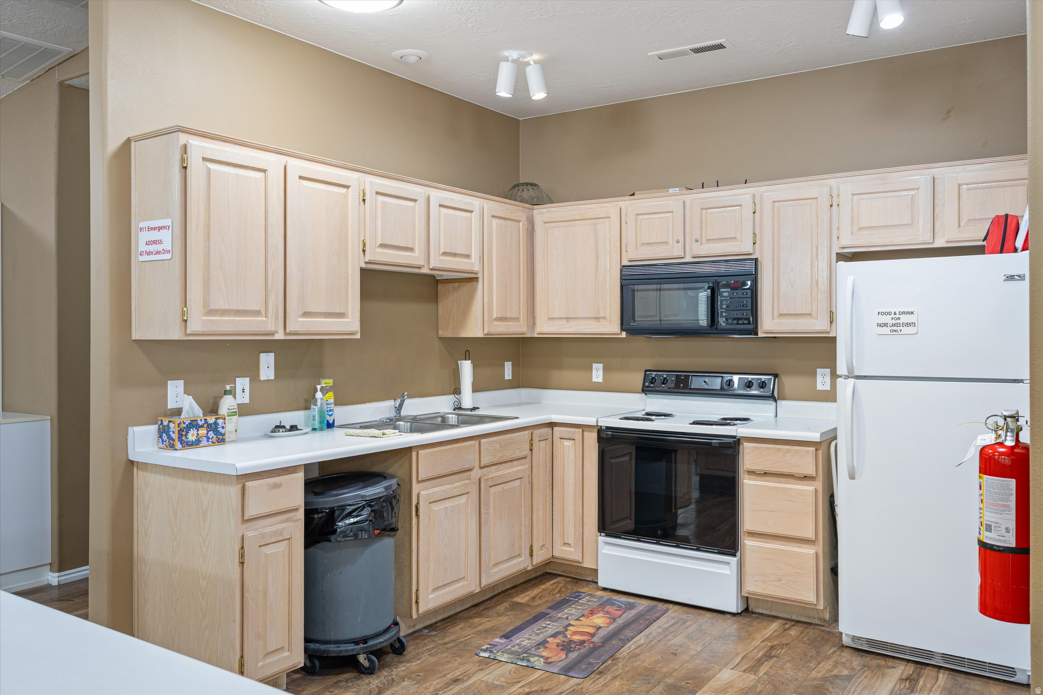 PADRE LAKES TH 7 - Residential