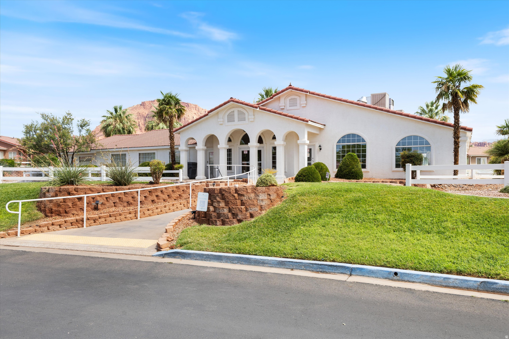 PADRE LAKES TH 7 - Residential