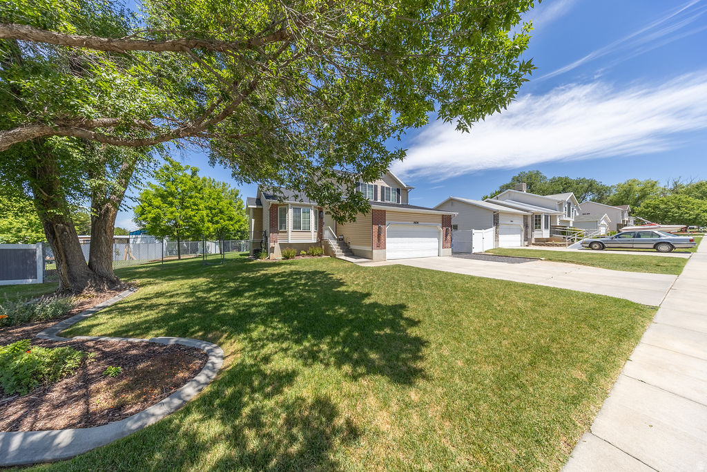 EDGEWATER ESTATES #2 - Residential
