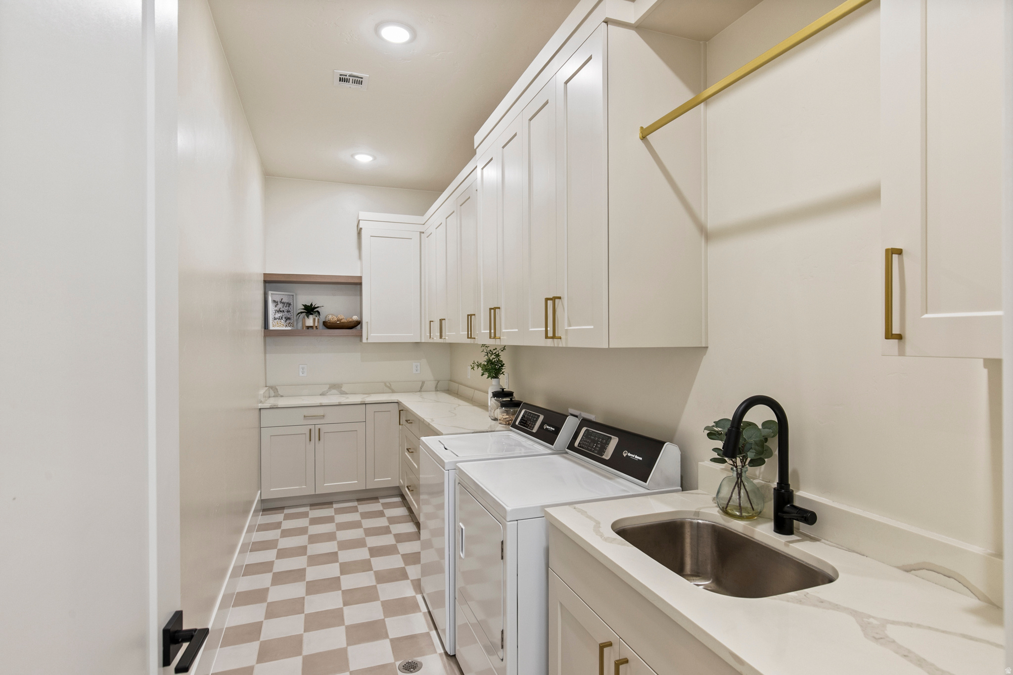MOORLAND PARK 5 - Residential