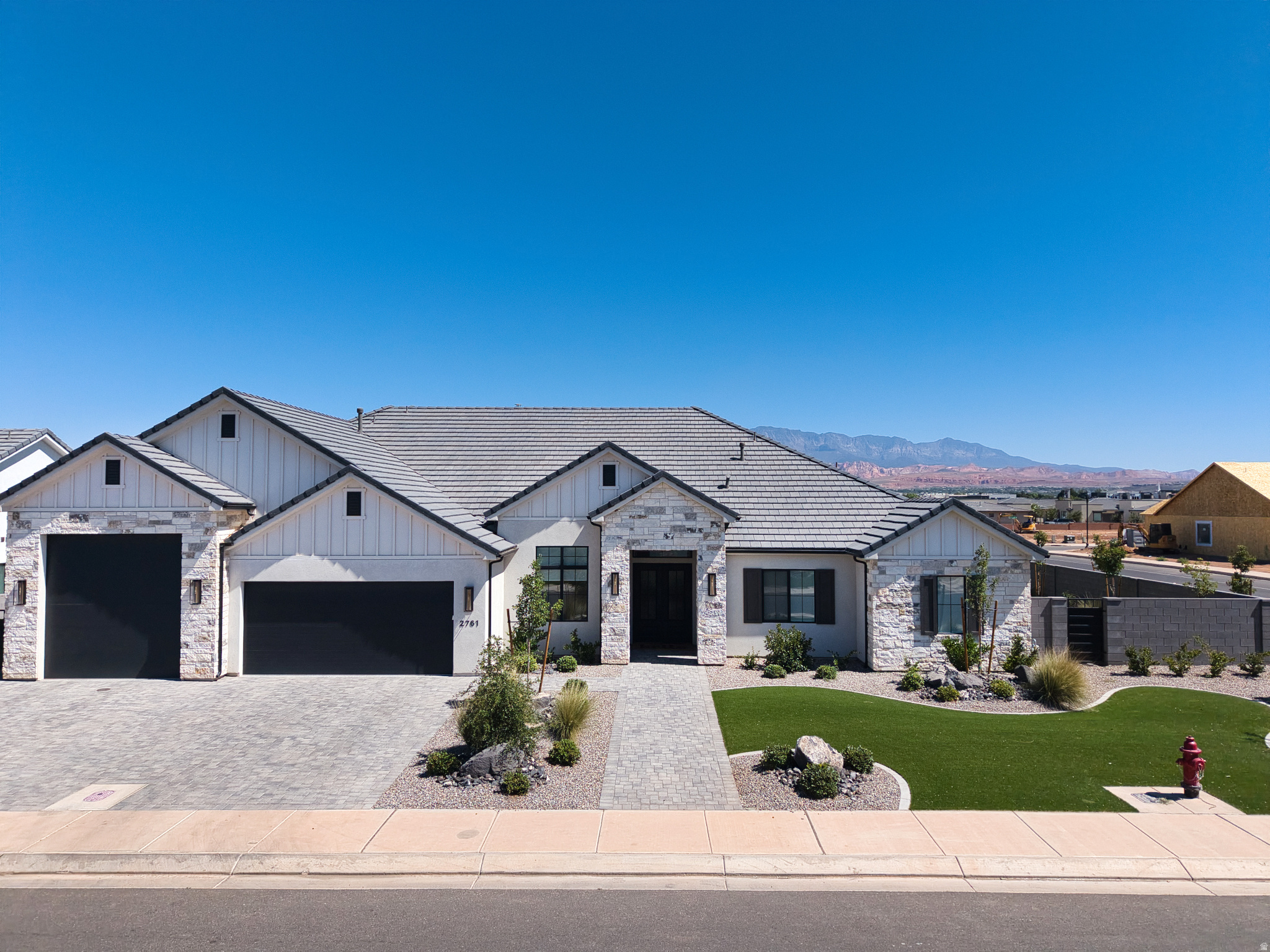 MOORLAND PARK 5 - Residential