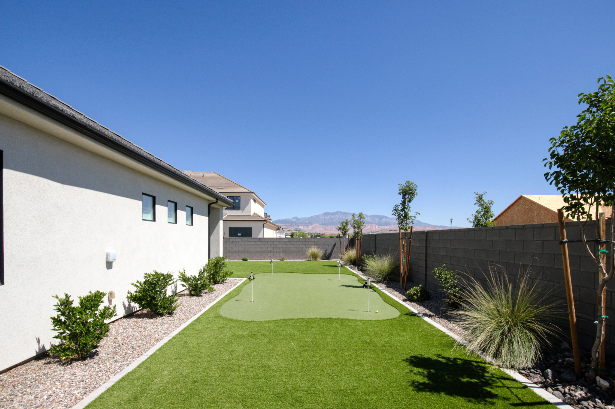 MOORLAND PARK 5 - Residential