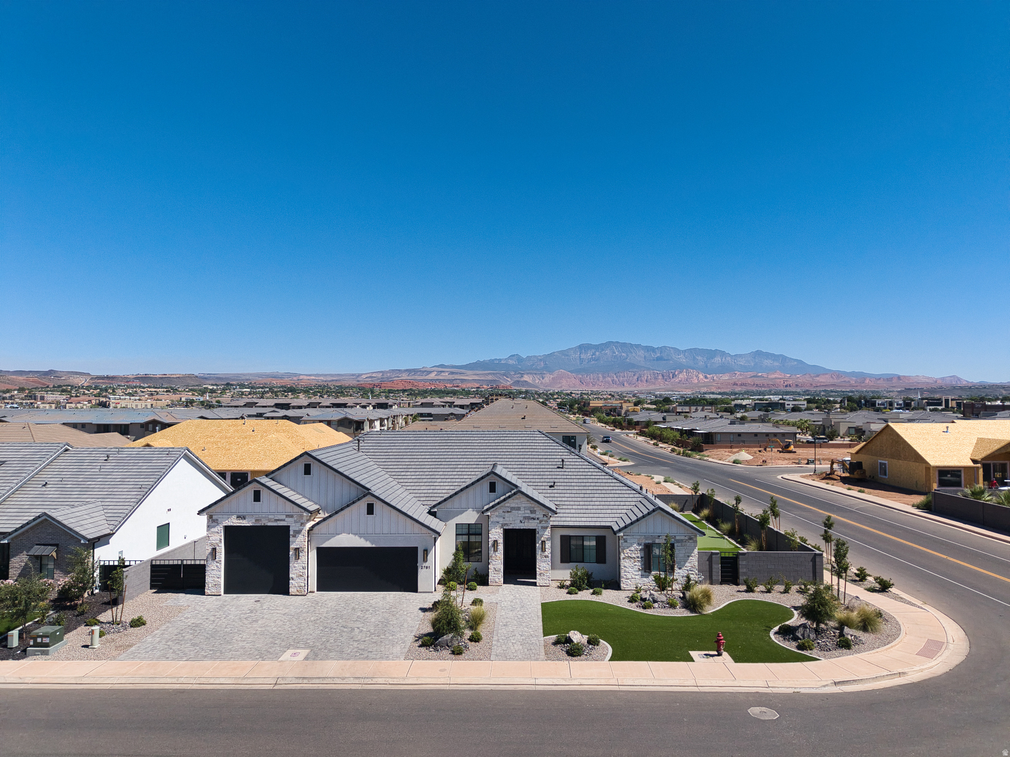 MOORLAND PARK 5 - Residential