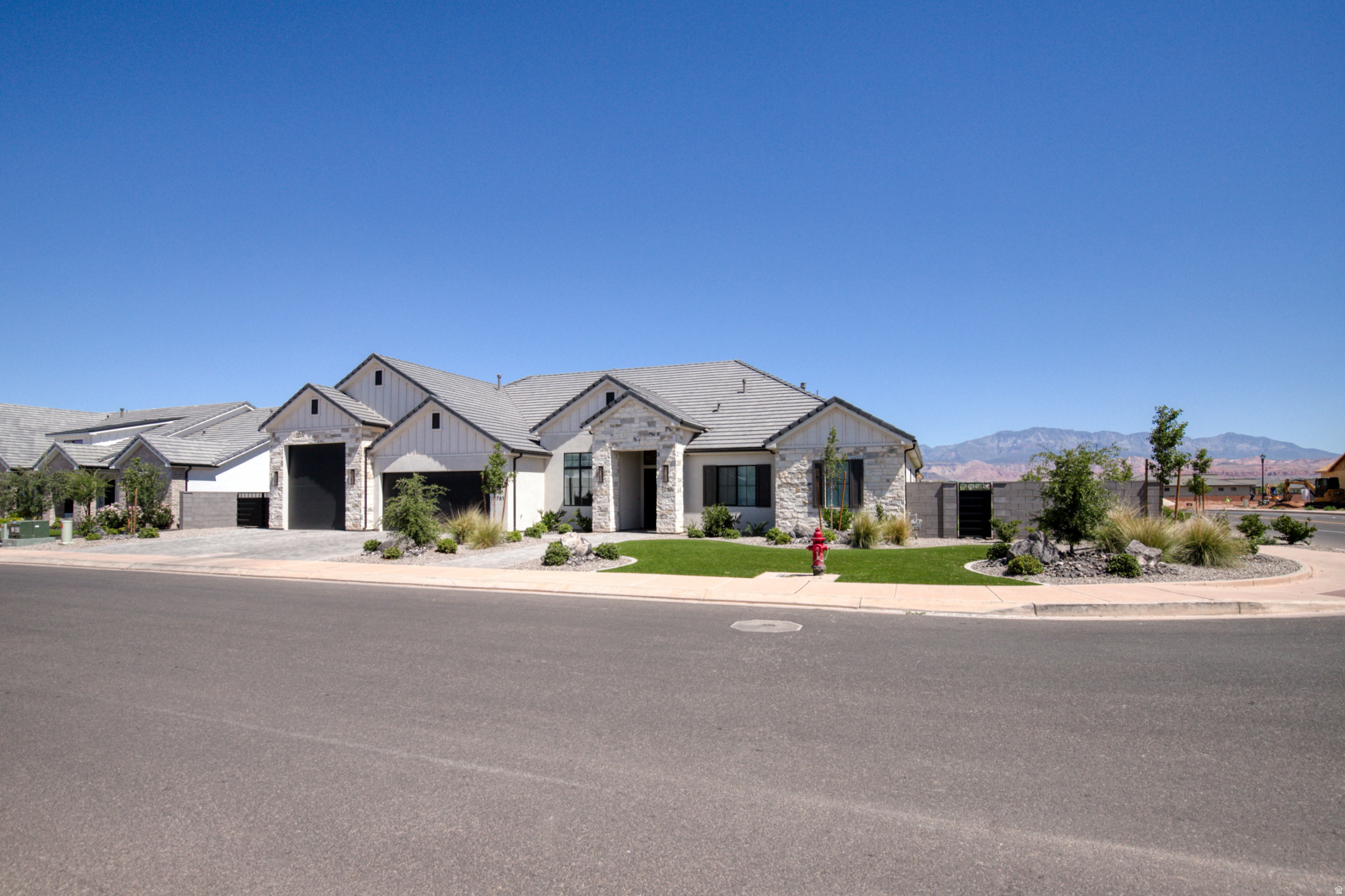 MOORLAND PARK 5 - Residential