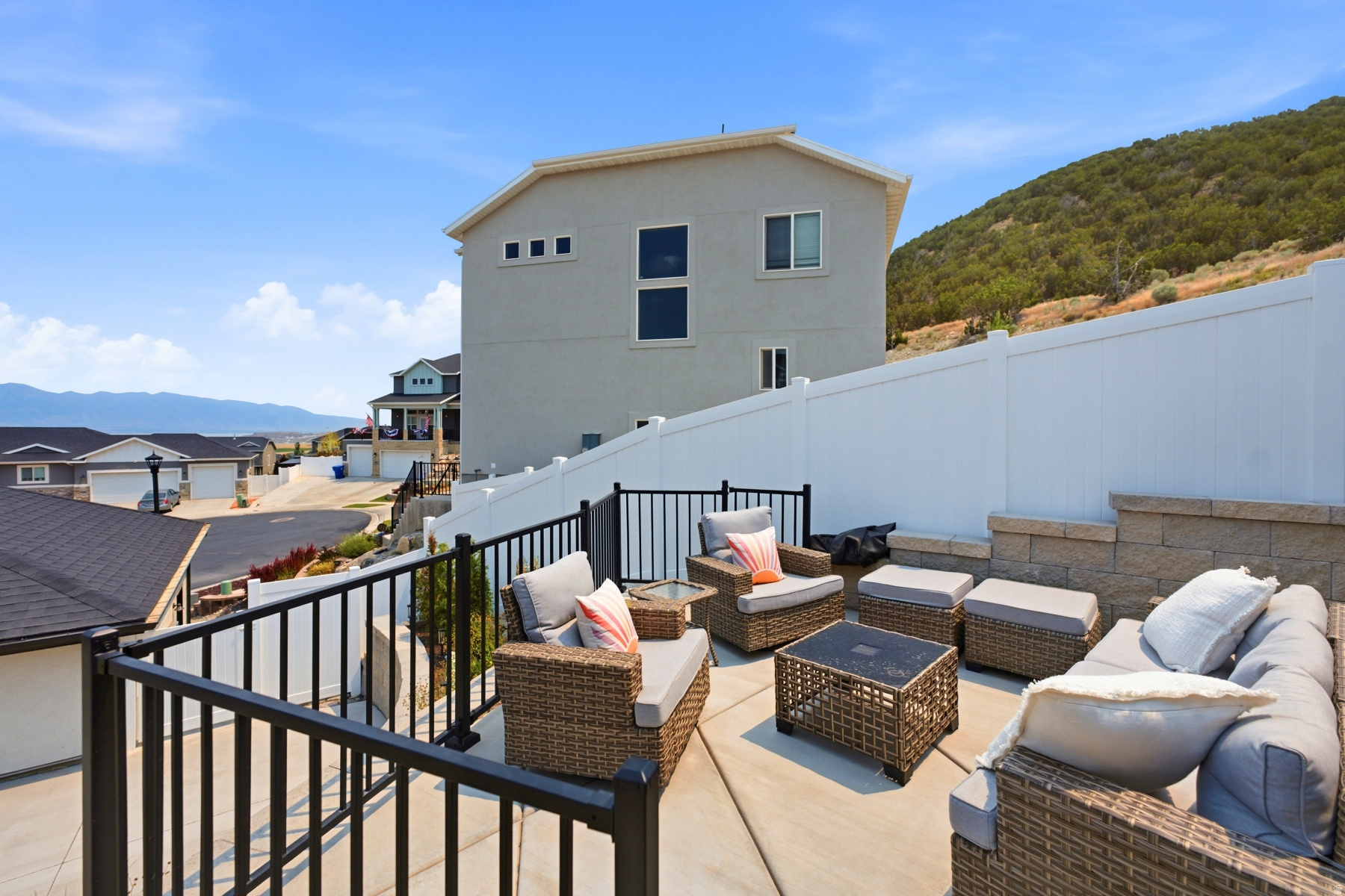 SKYLINE RIDGE - Residential