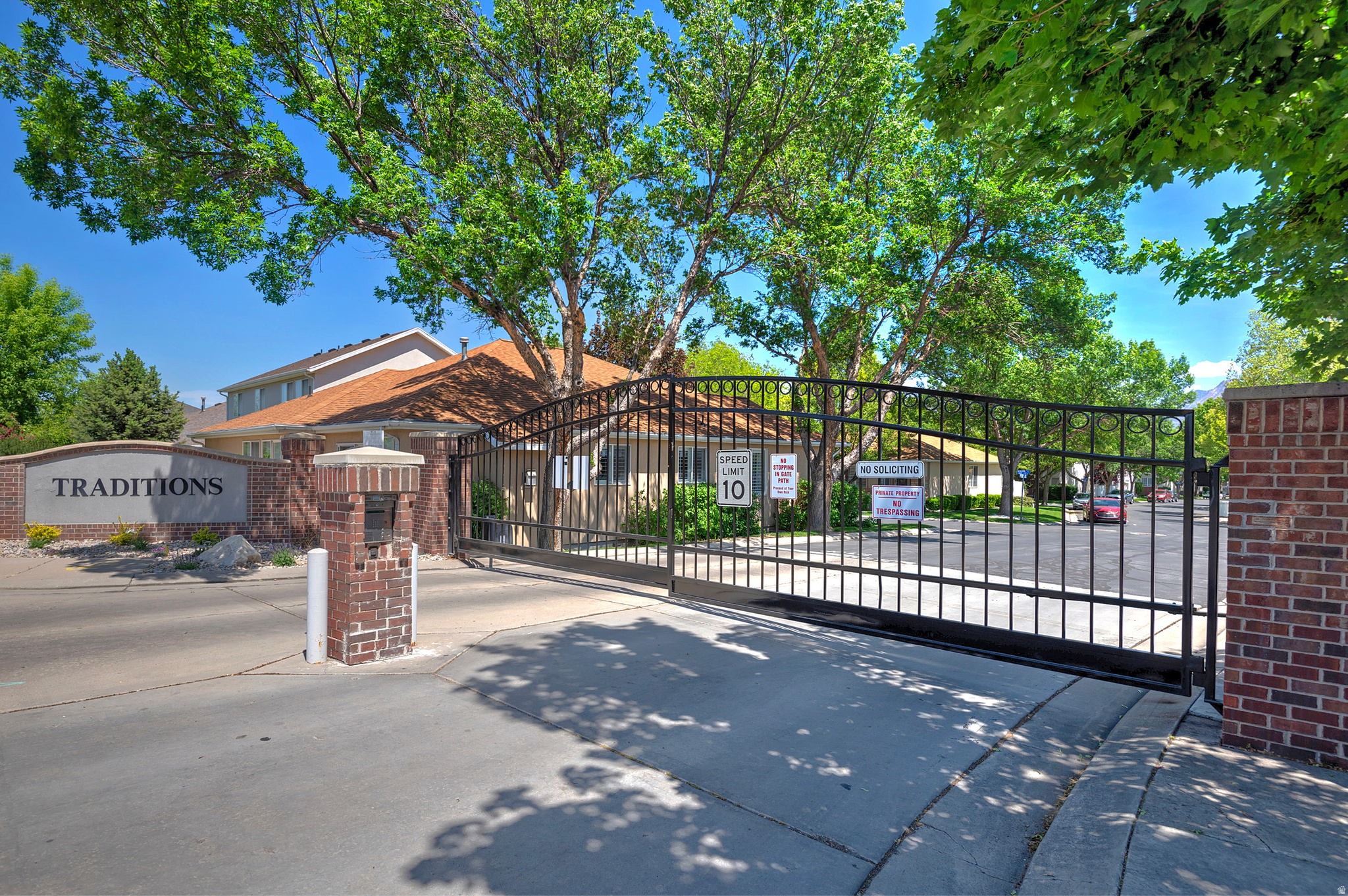TRADITIONS - Residential