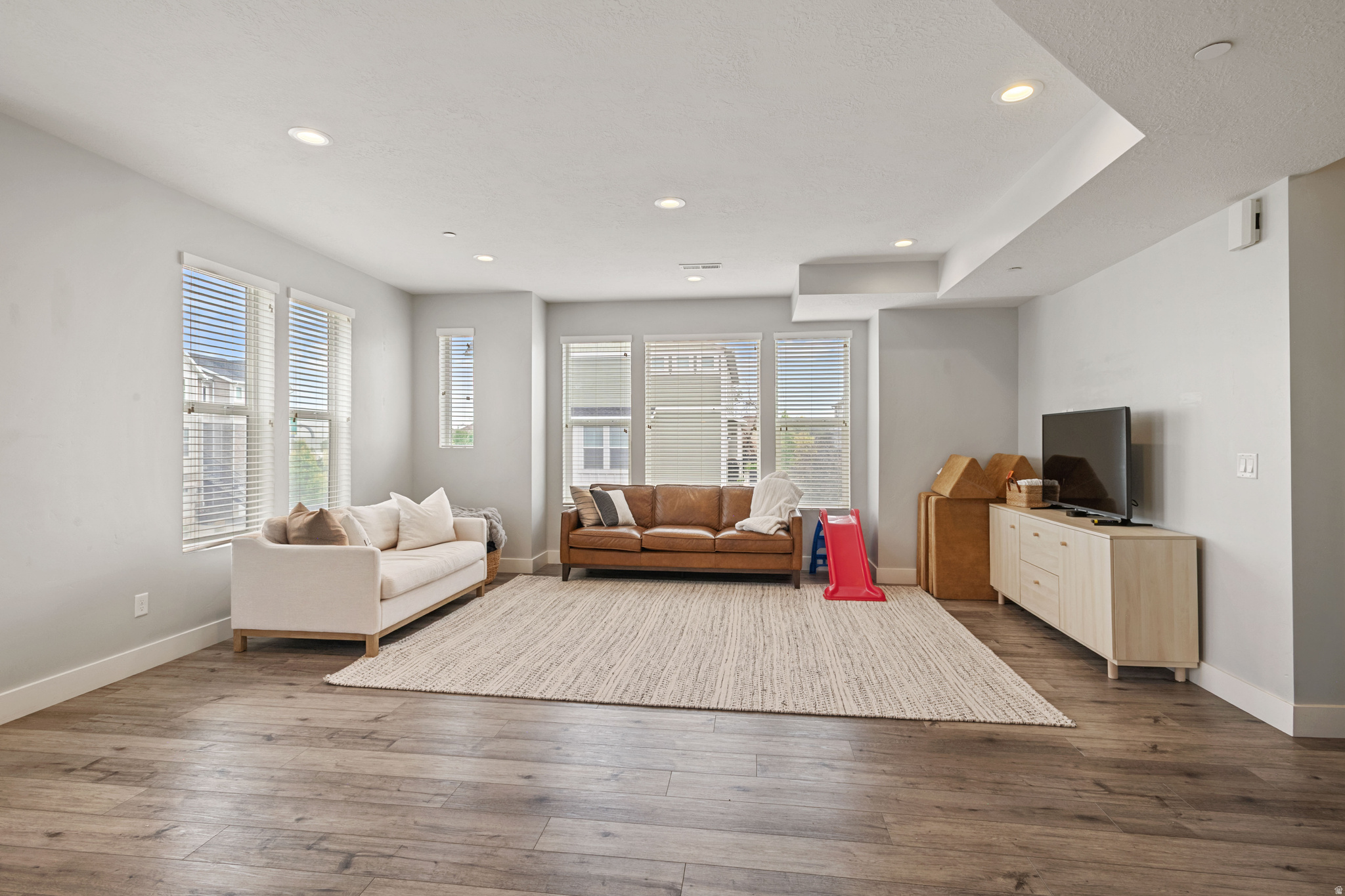 CREEKSIDE - Residential