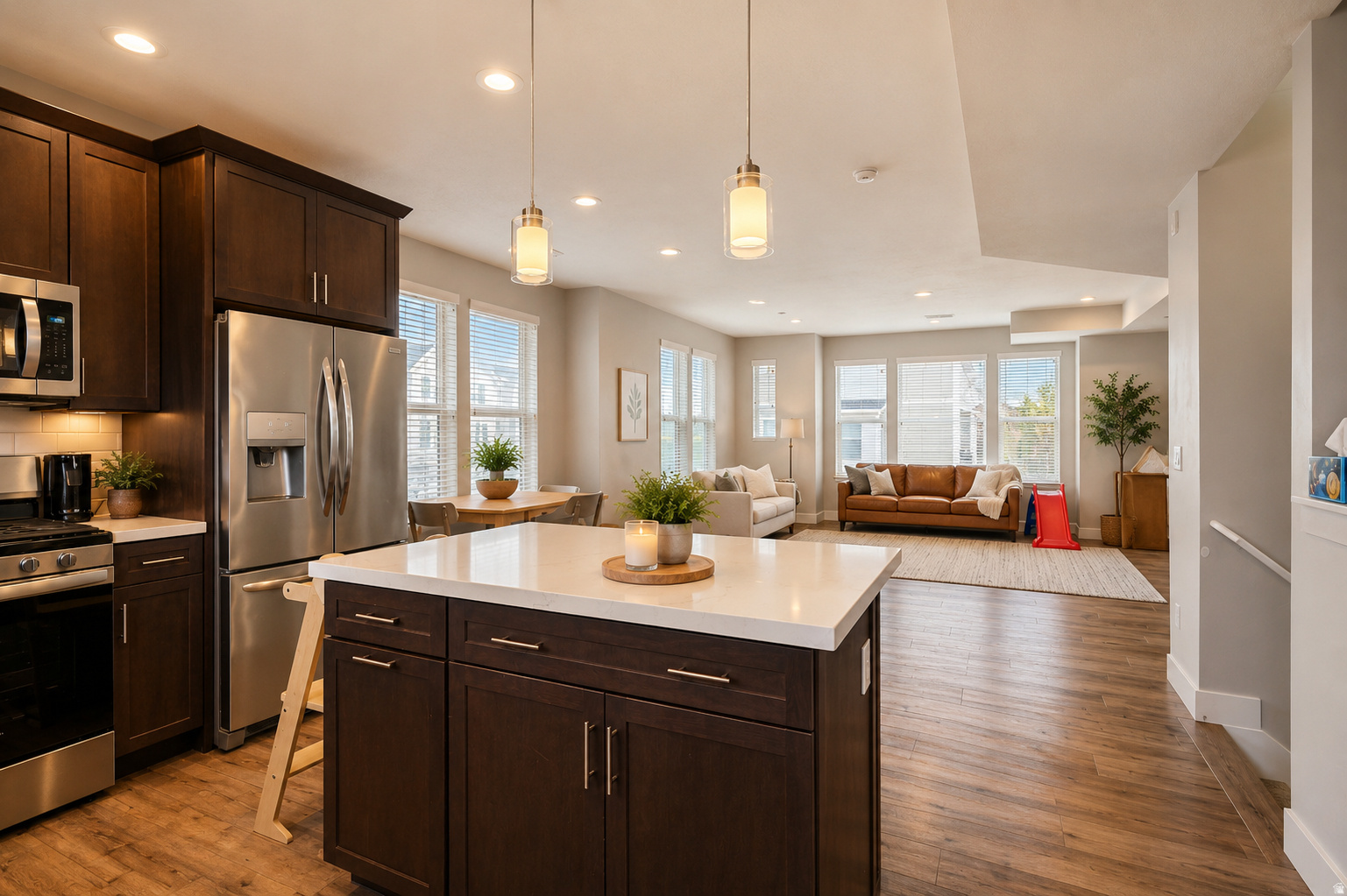 CREEKSIDE - Residential