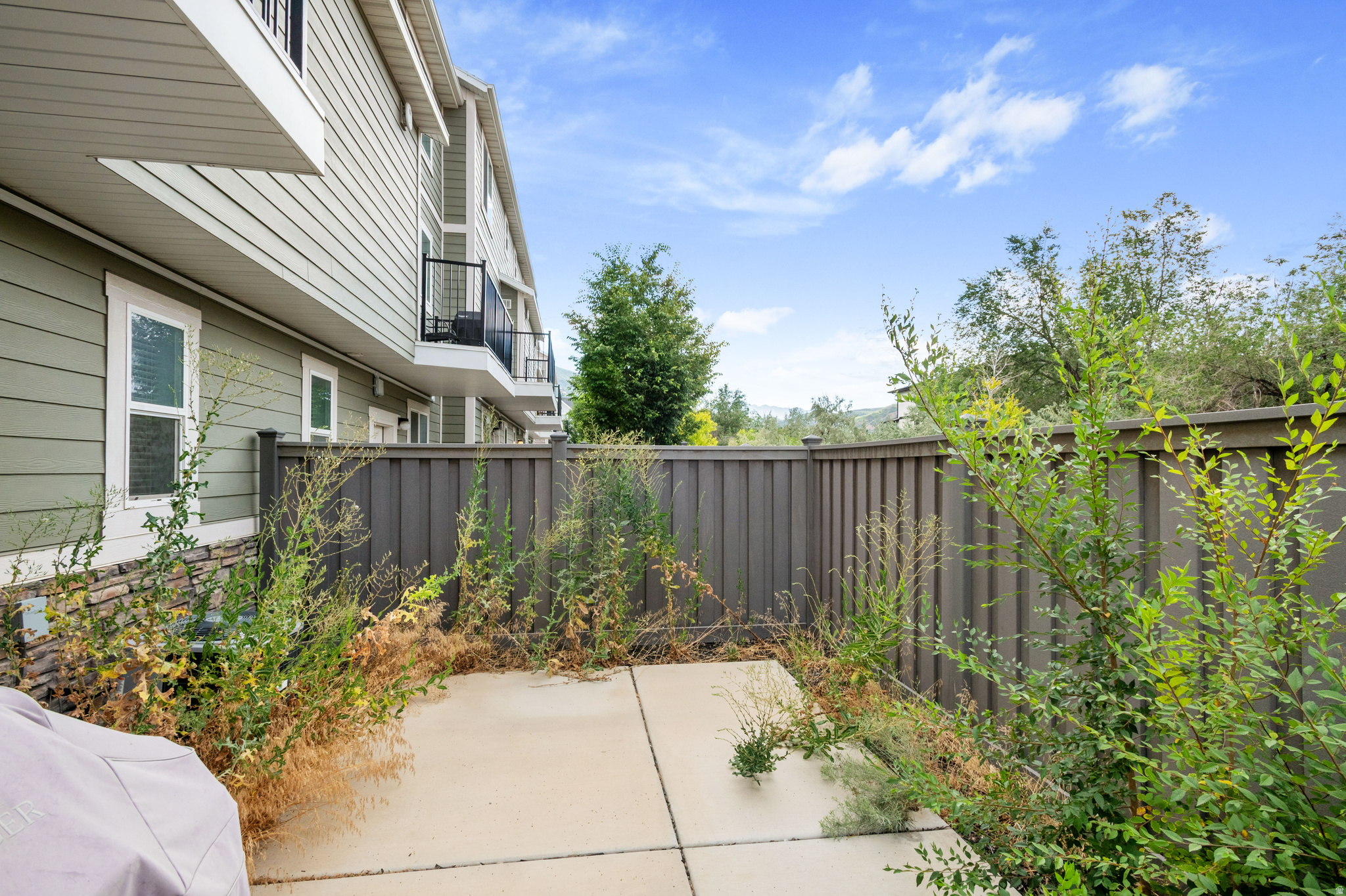 CREEKSIDE - Residential