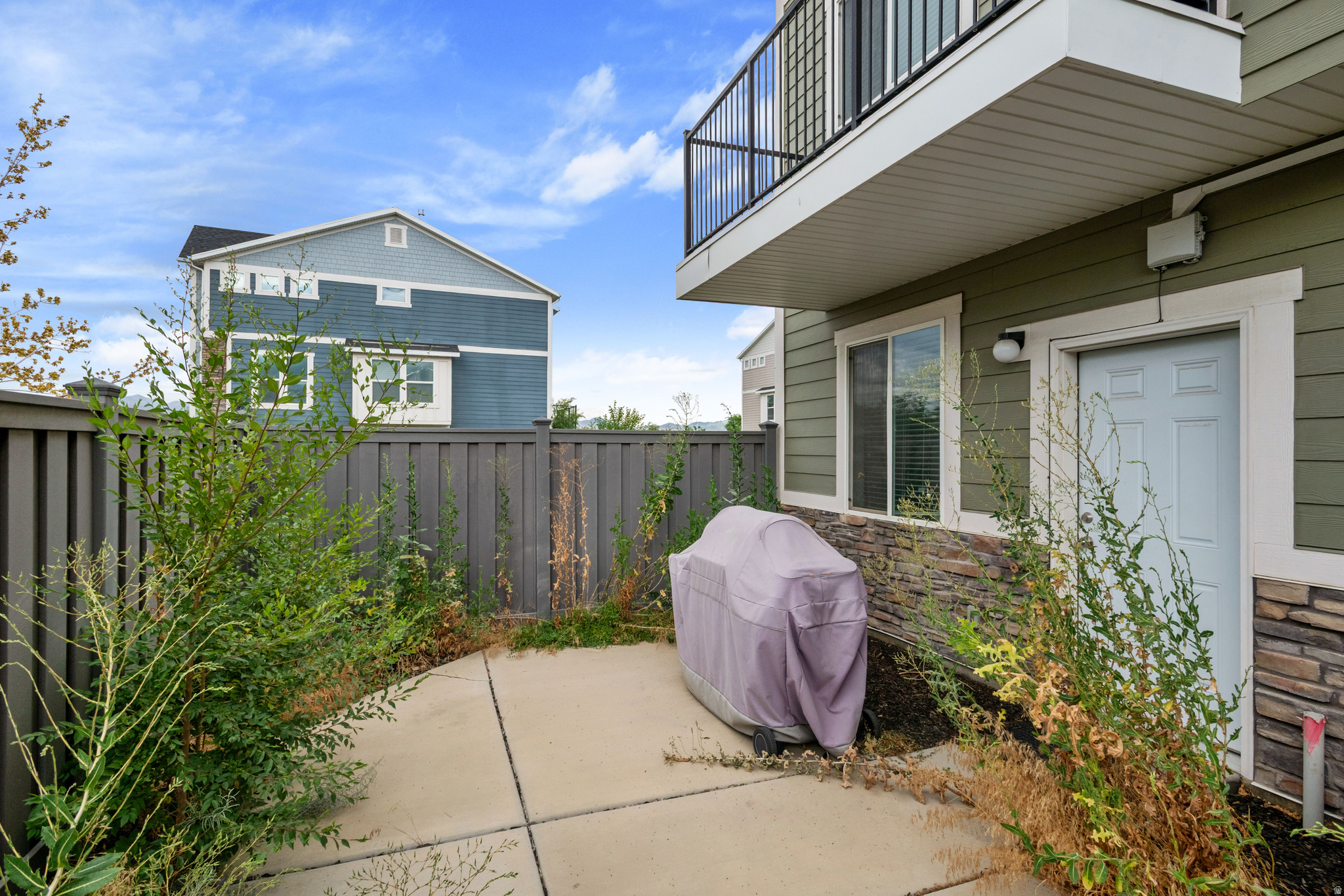 CREEKSIDE - Residential