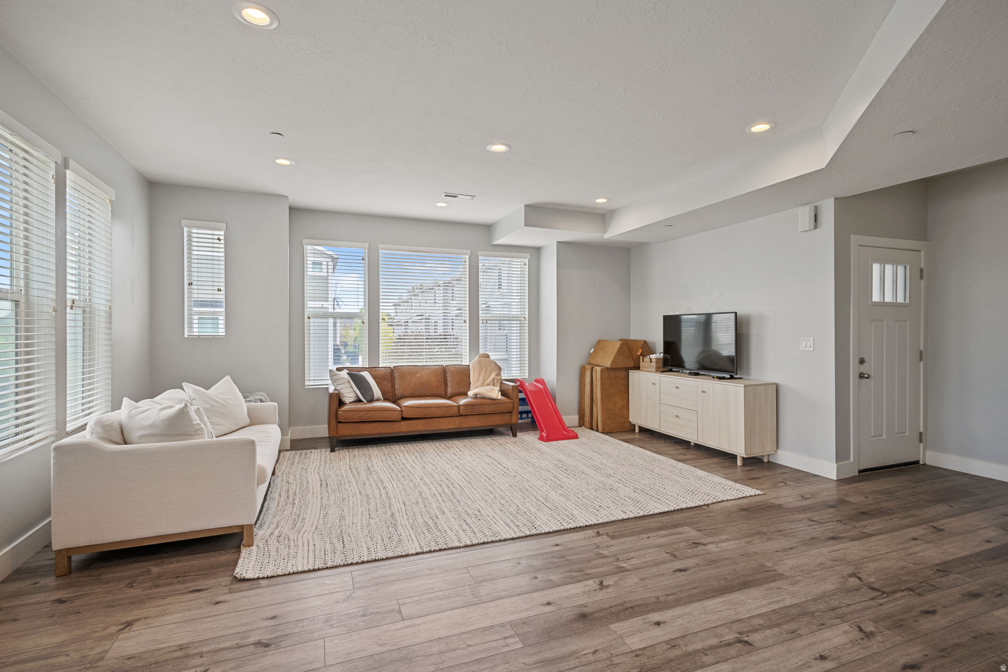 CREEKSIDE - Residential
