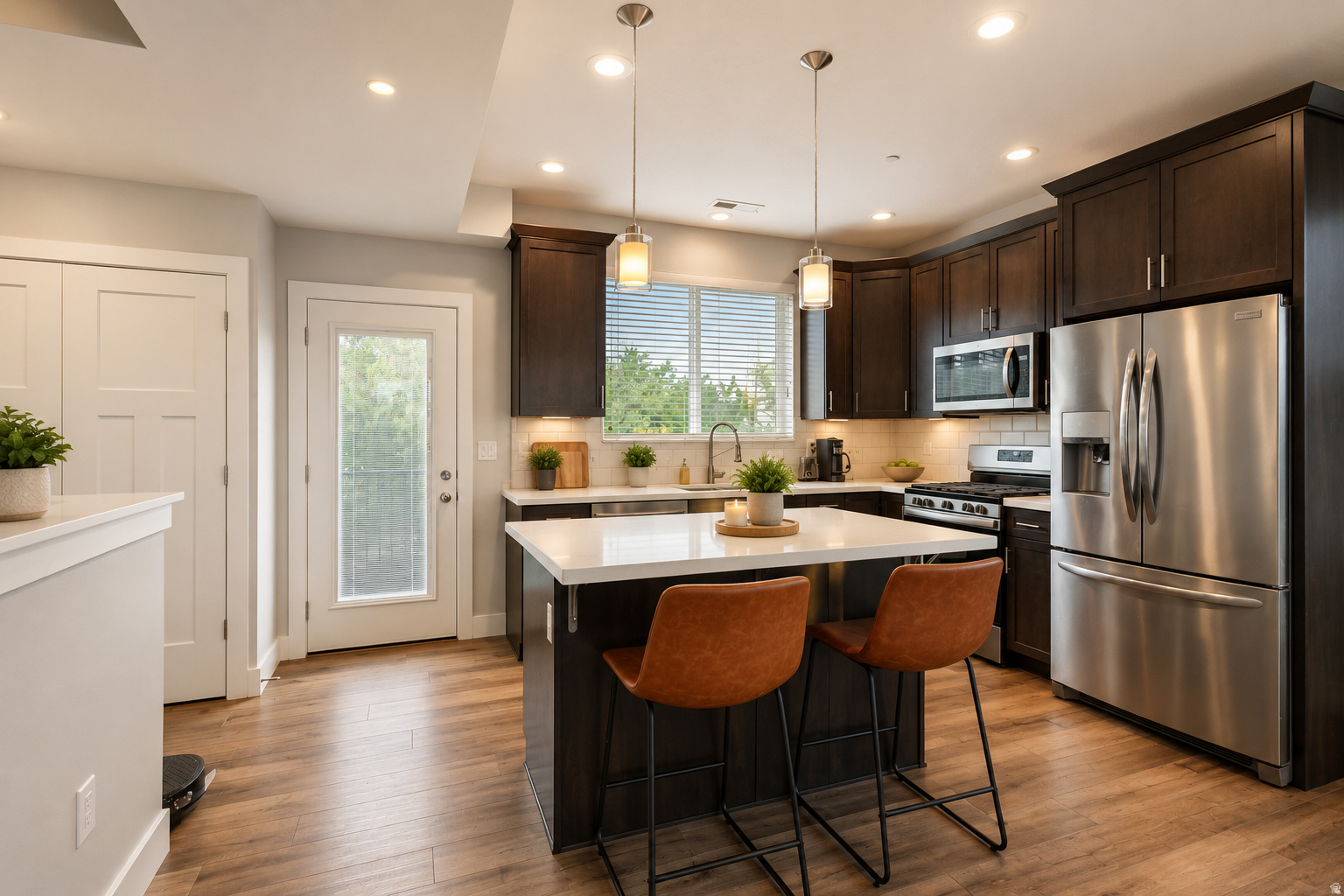 CREEKSIDE - Residential