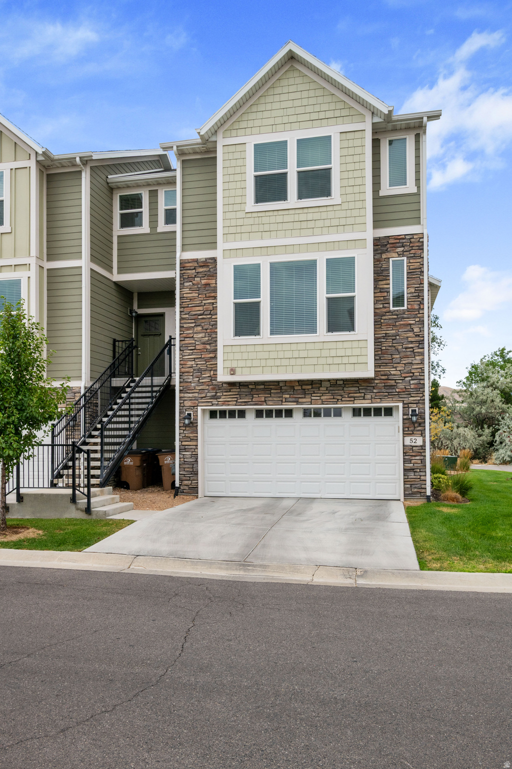 CREEKSIDE - Residential