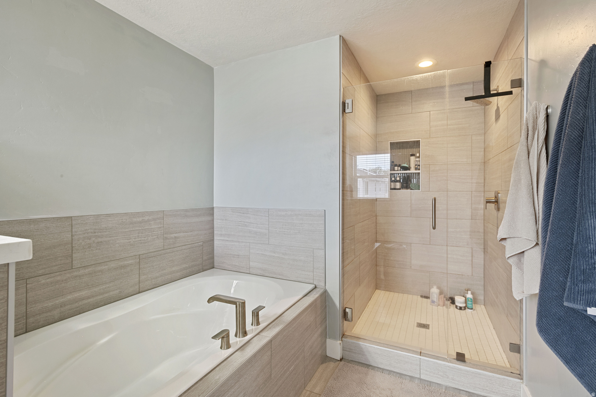 CREEKSIDE - Residential