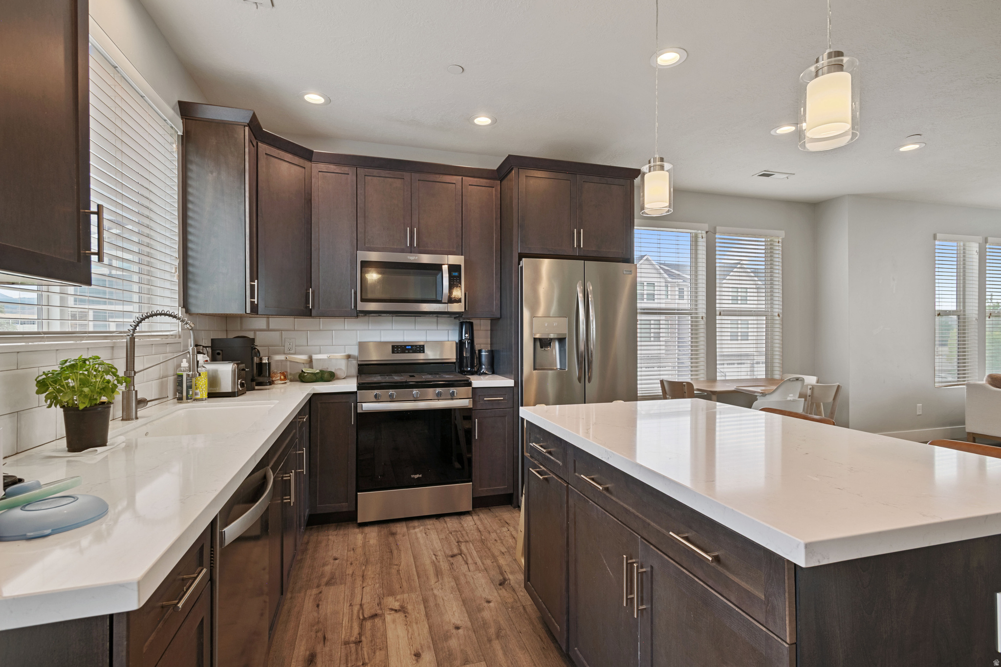 CREEKSIDE - Residential